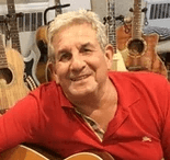 man wearing black shirt