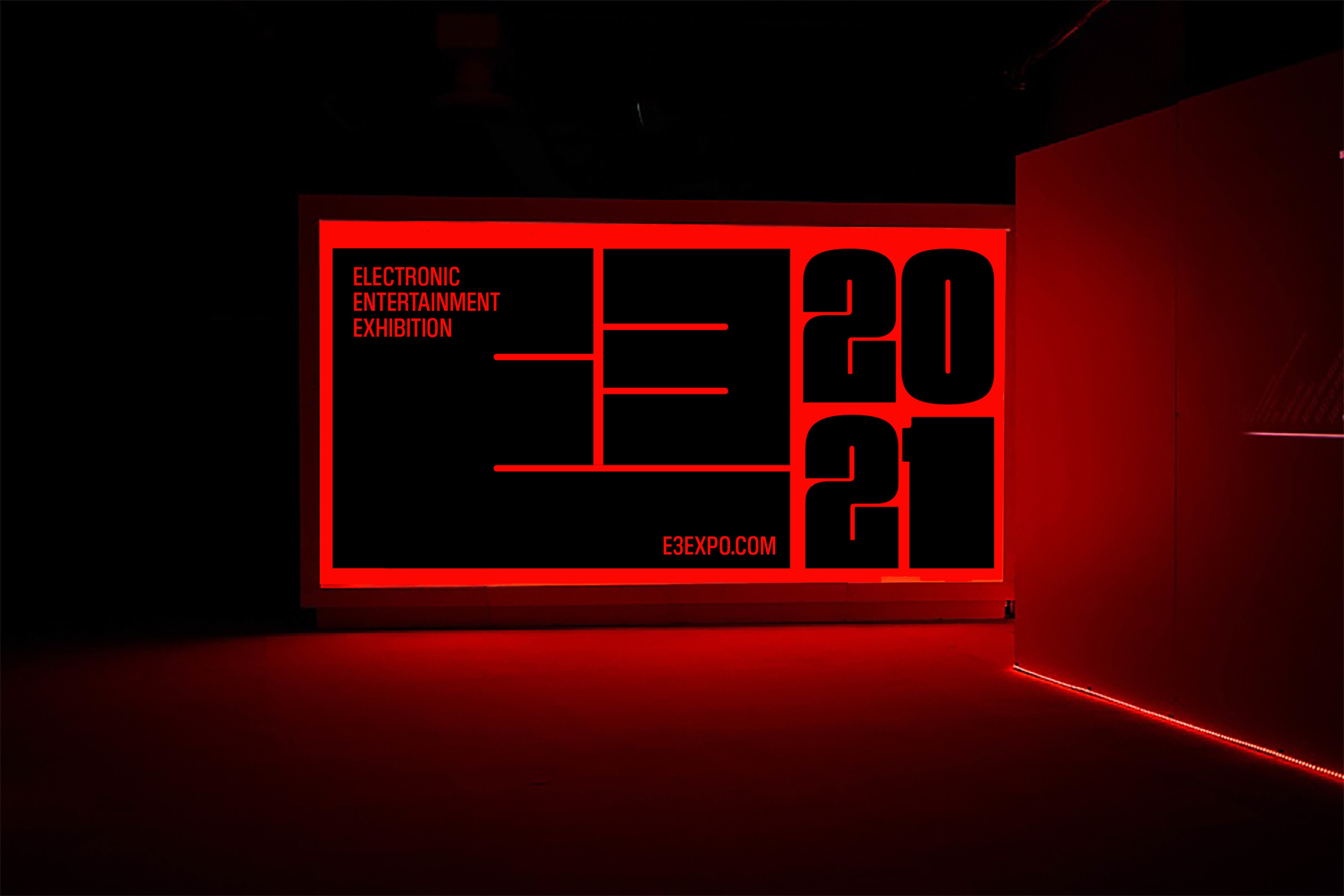 Batch.Works logo over a photo of a box of 3D printed objects