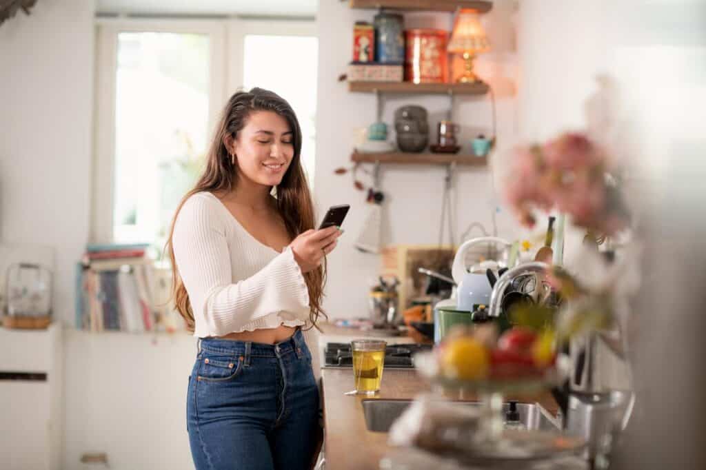 Last mile delivery strategies: connect with your customers through tracking