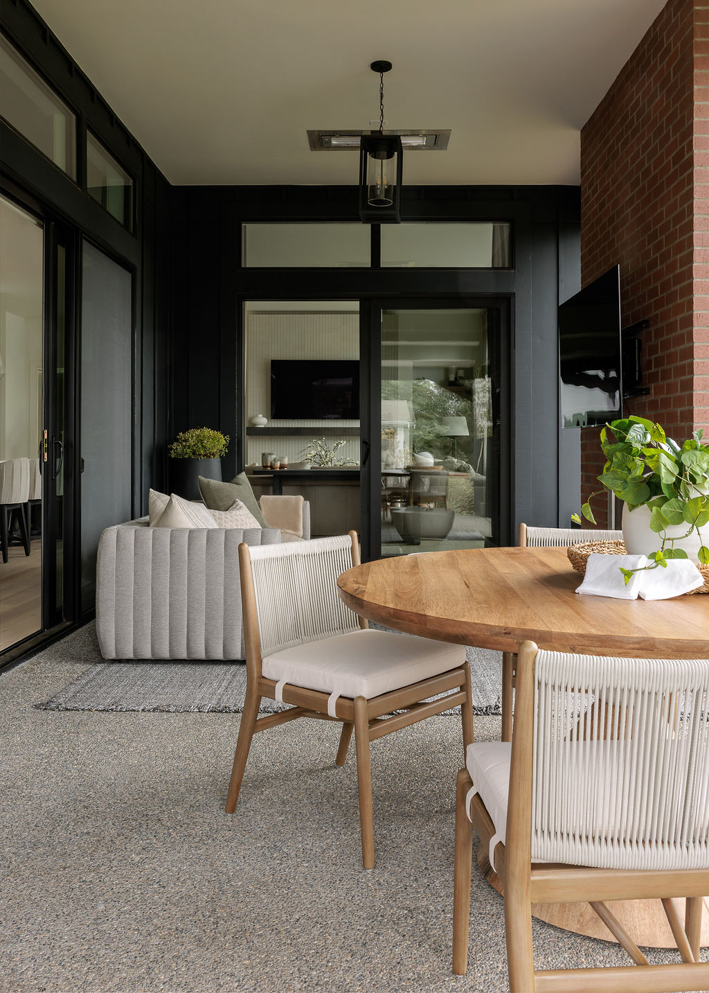 We’re so excited to share details from The Woodinville House: Outdoor Living –– one of our favorite interior design + professional organizing projects in Woodinville, WA..