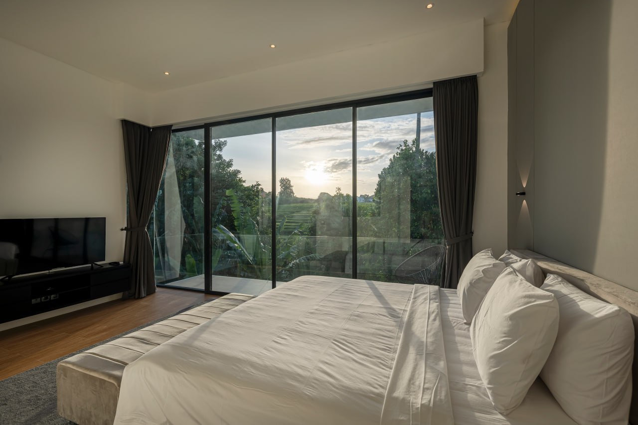 Сompleted designer 2-bedroom villa in Canggu (Babakan) with a panoramic pool overlooking jungle and rice field scenery