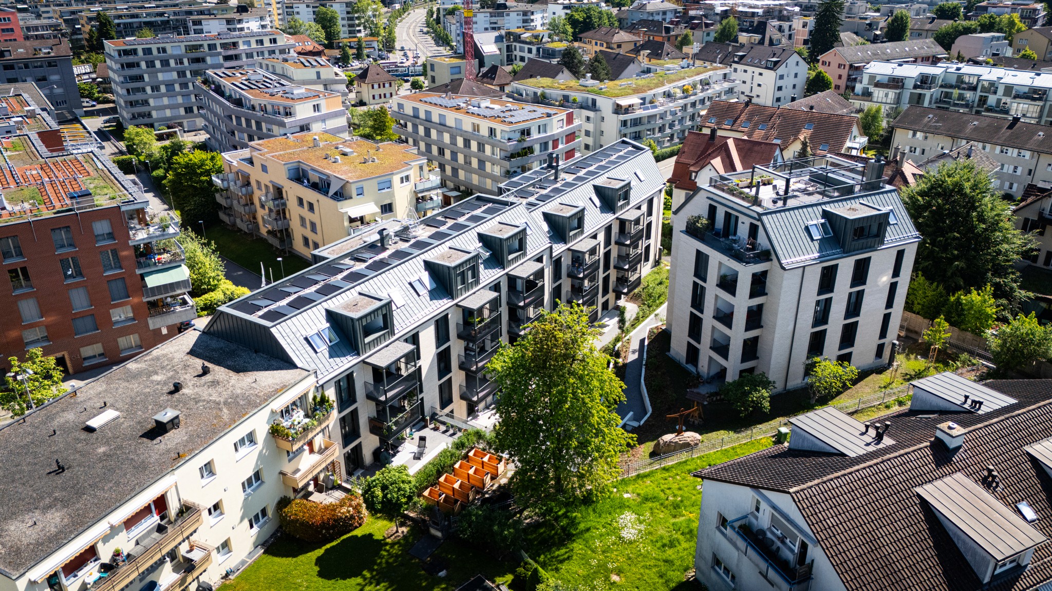 Drohnenaufnahme einer Immobilie in Zürich