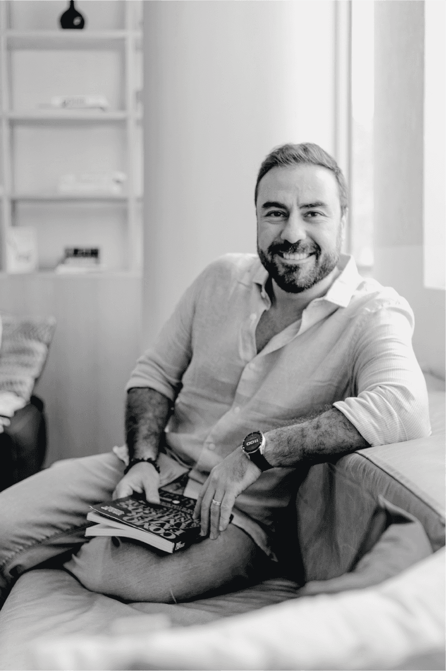 Concetrated triathlete grayscale