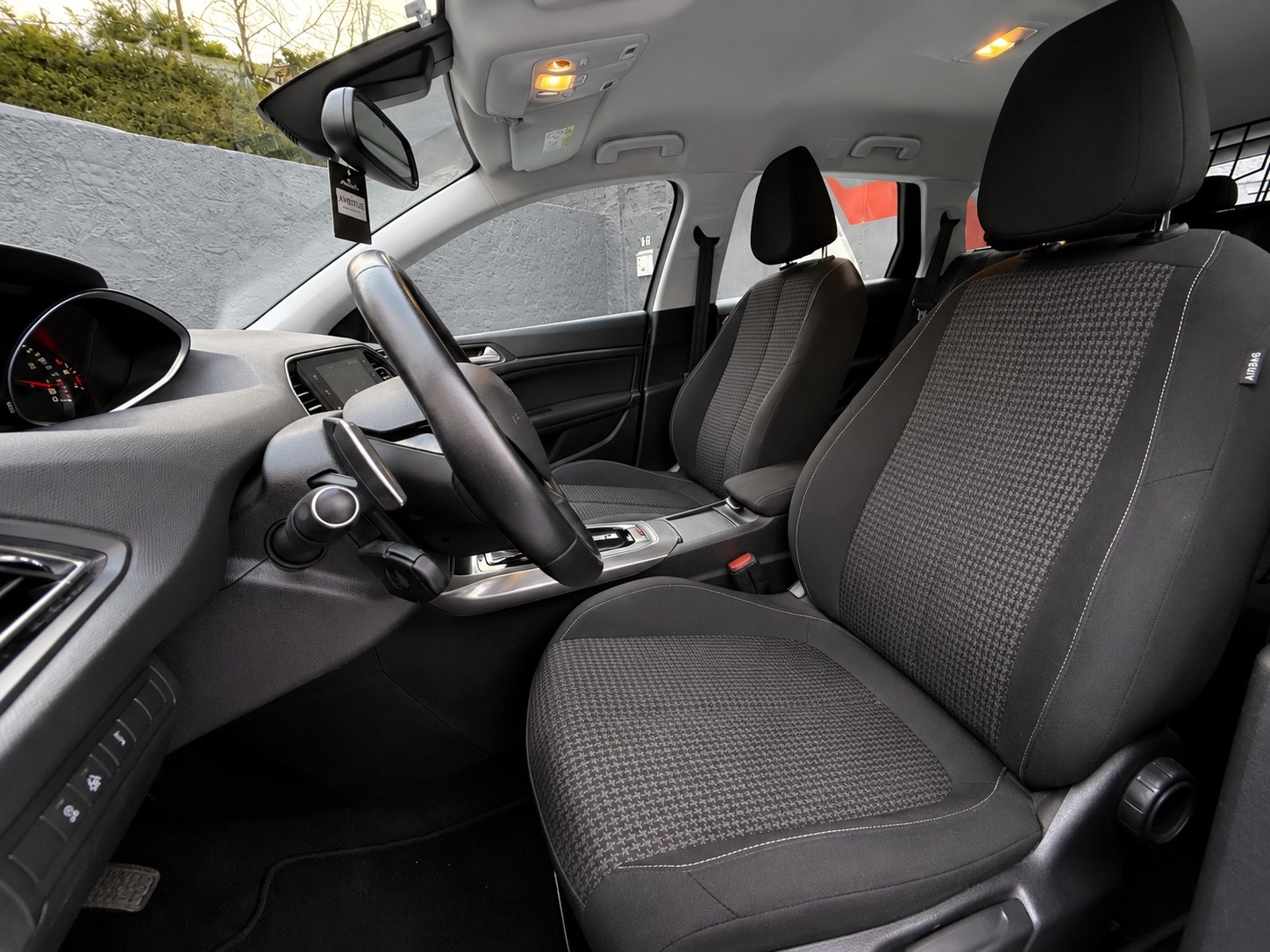 Peugeot 308 SW 1.2 PureTech — fotografia 8