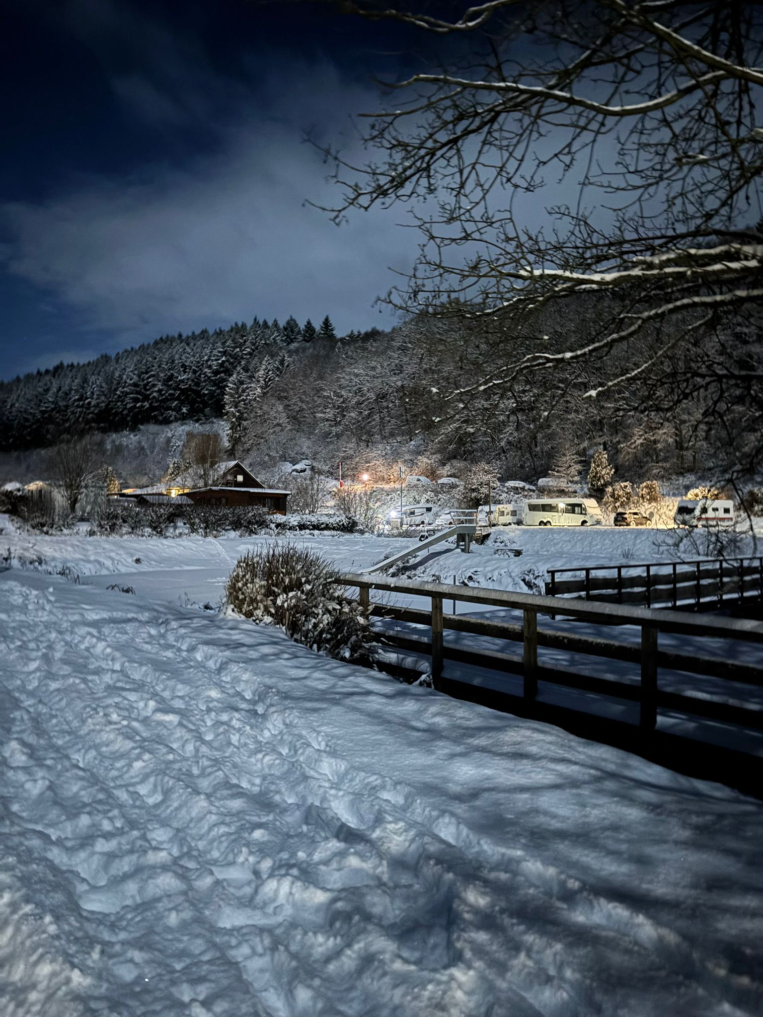 Campingplatz Abendstimmung im Schnee