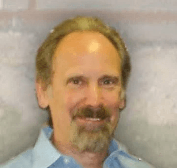 man wearing black shirt