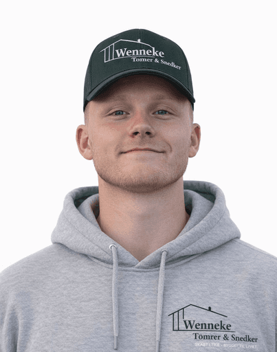 Portræt af Benjamin Wenneke, professionel tømrer og snedker hos Wenneke