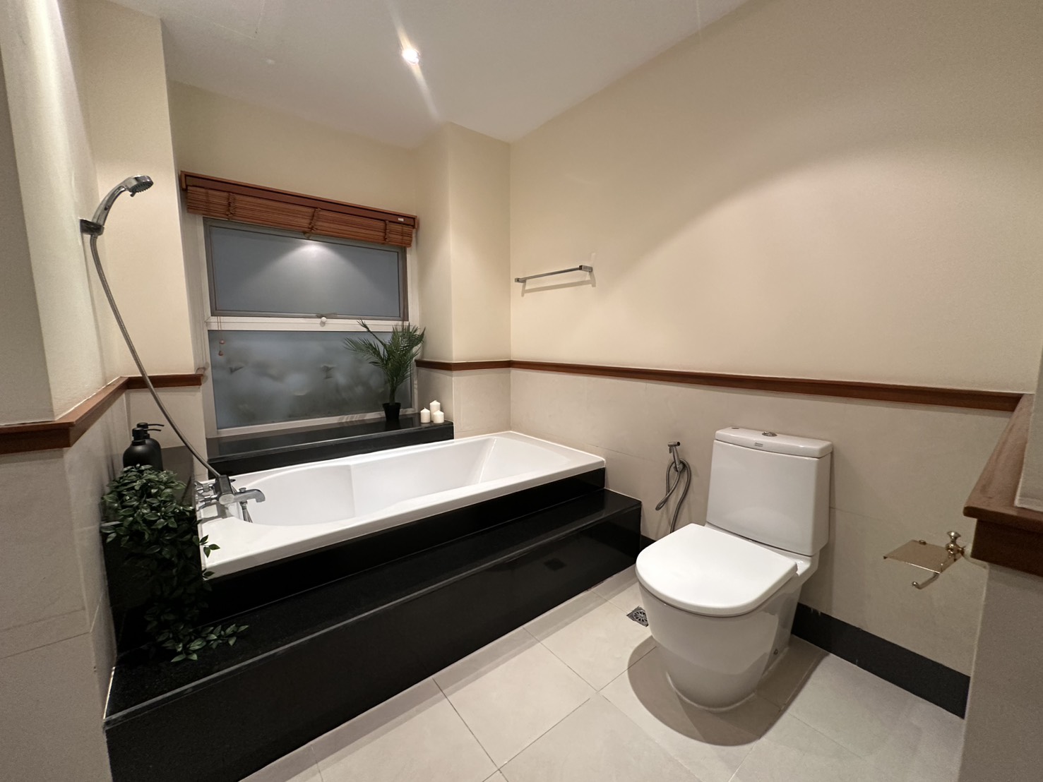 3-Bedroom Pet-Friendly Modern Residence Sathorn 5