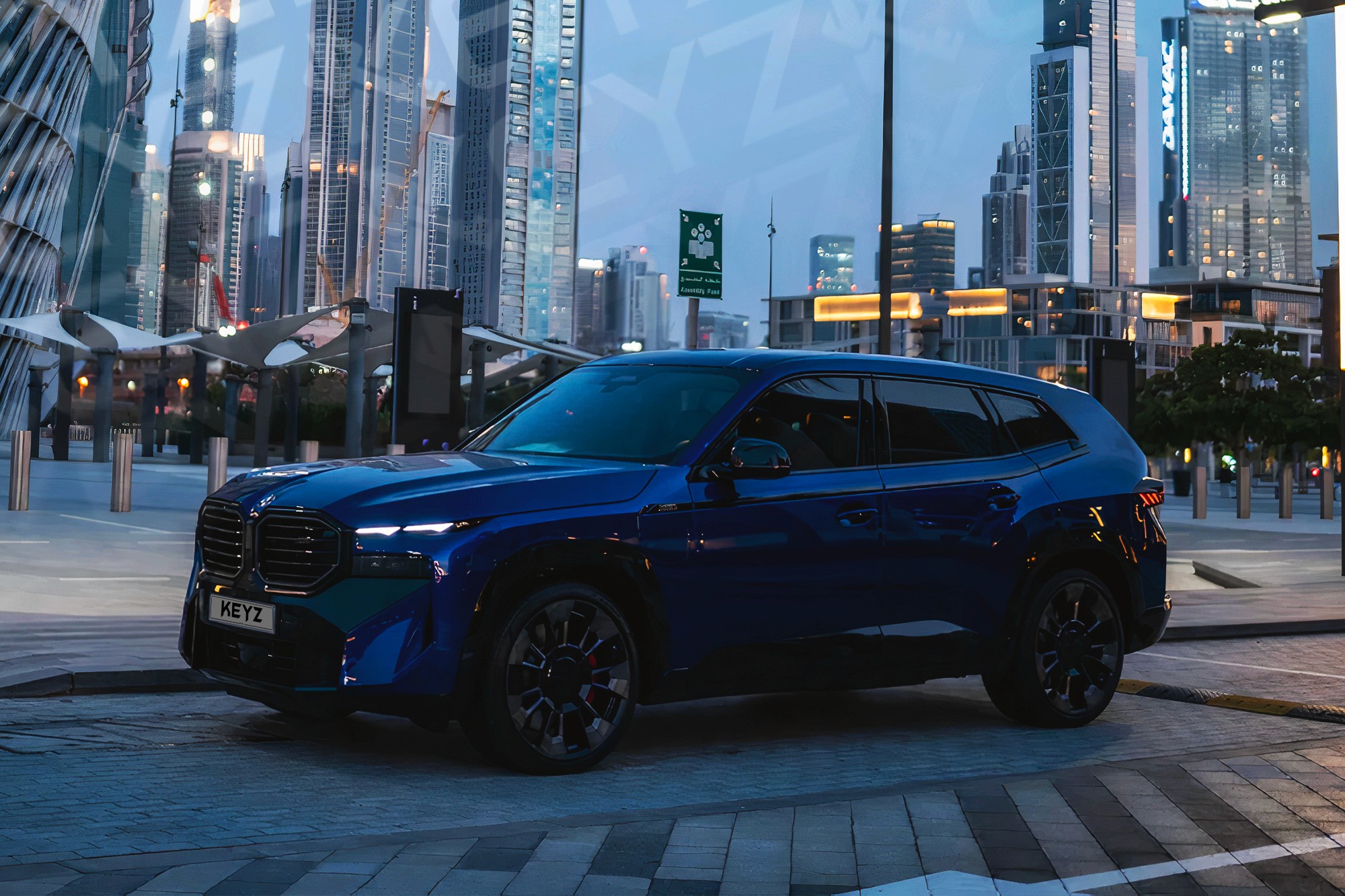 Vue extérieure BMW XM Bleu – Location SUV à Dubaï | Keyz Rent