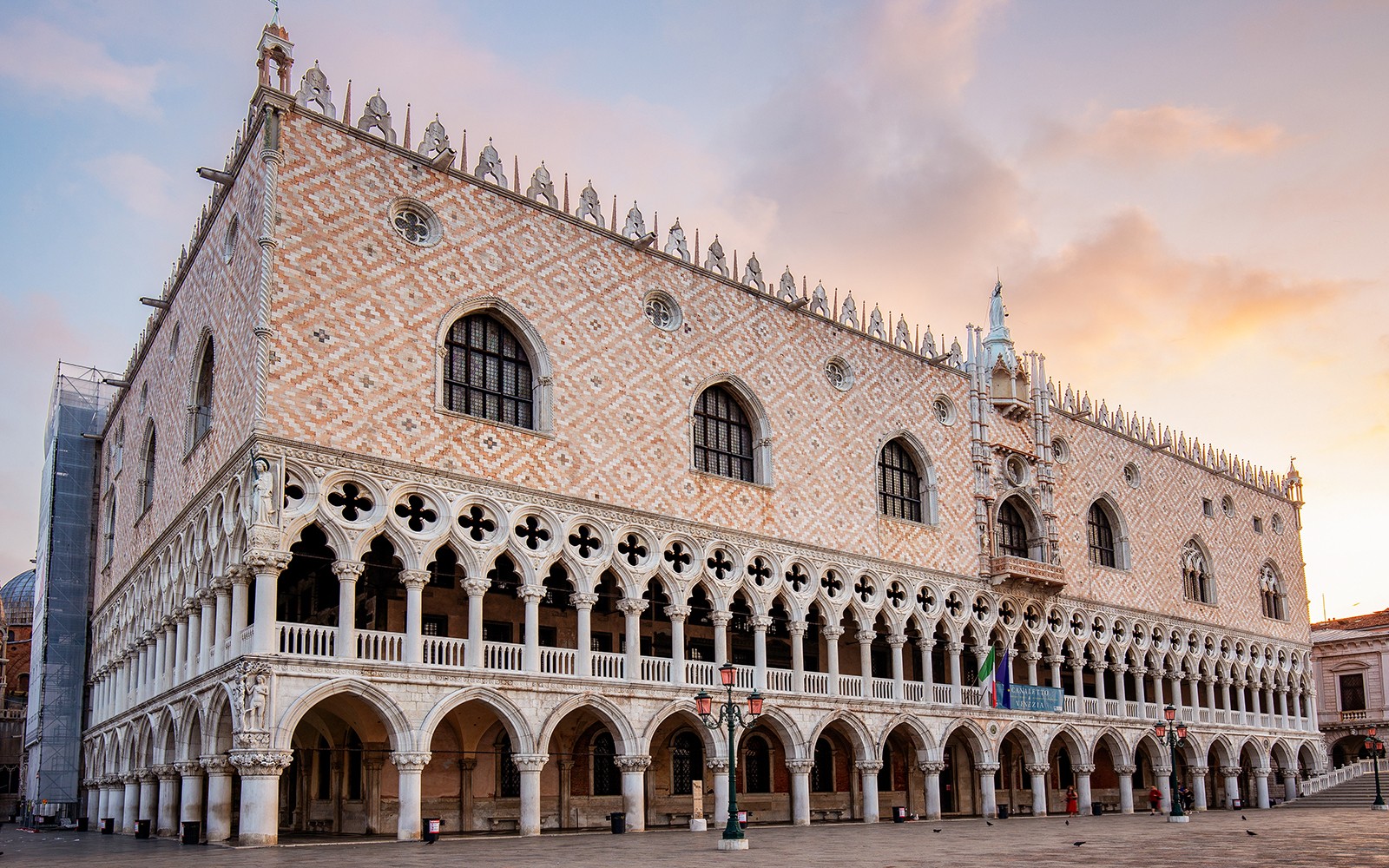 Palazzo Ducale a Venezia all'alba, parte del Venice Museums Pass.