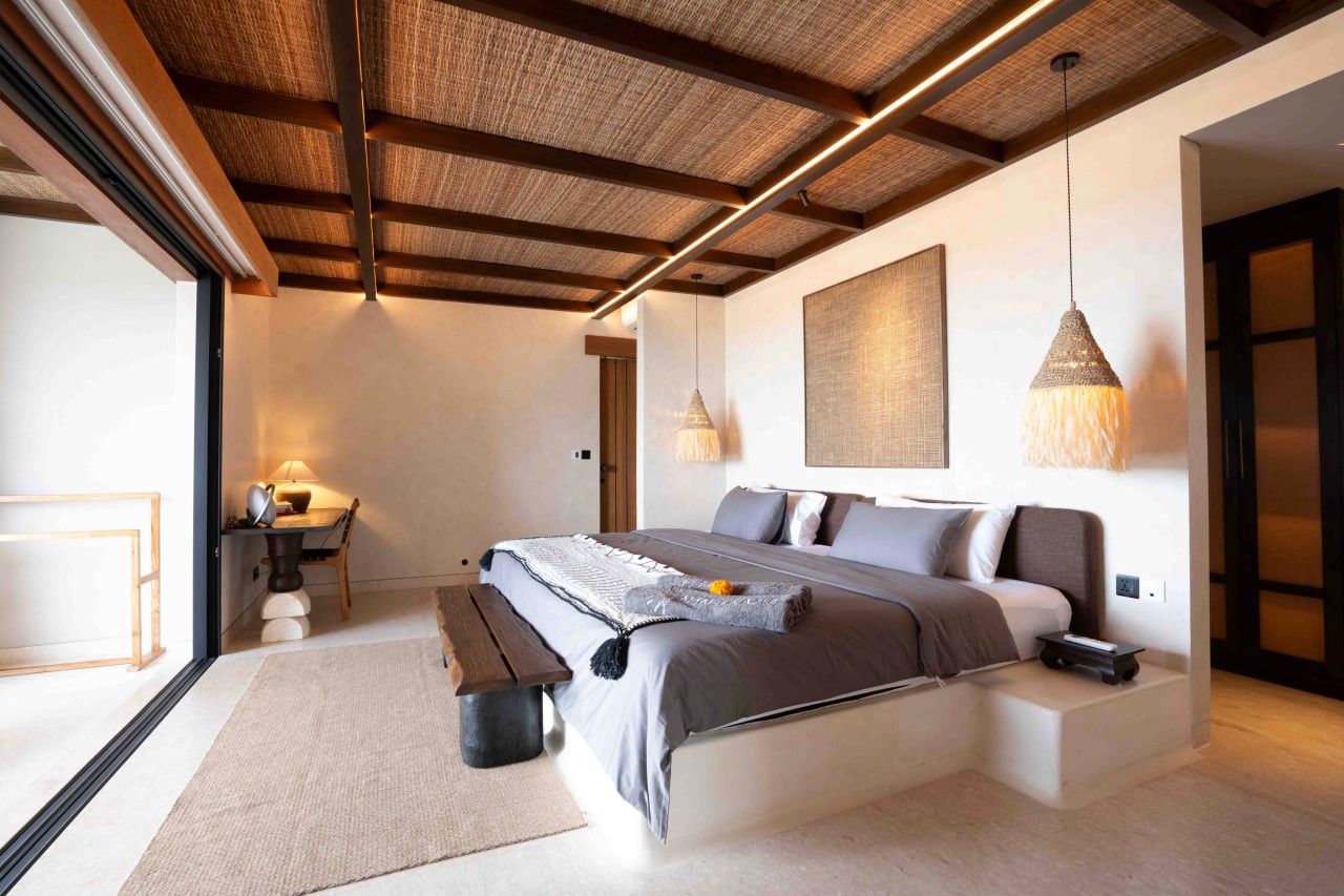 4-bedroom freehold villa with ocean views in Pecatu, Bukit