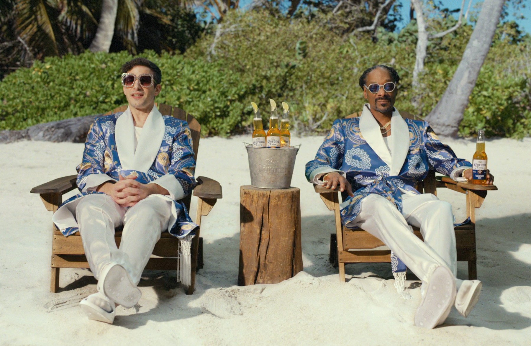 Andy Samberg and Snoop relaxing with some Corona Extras