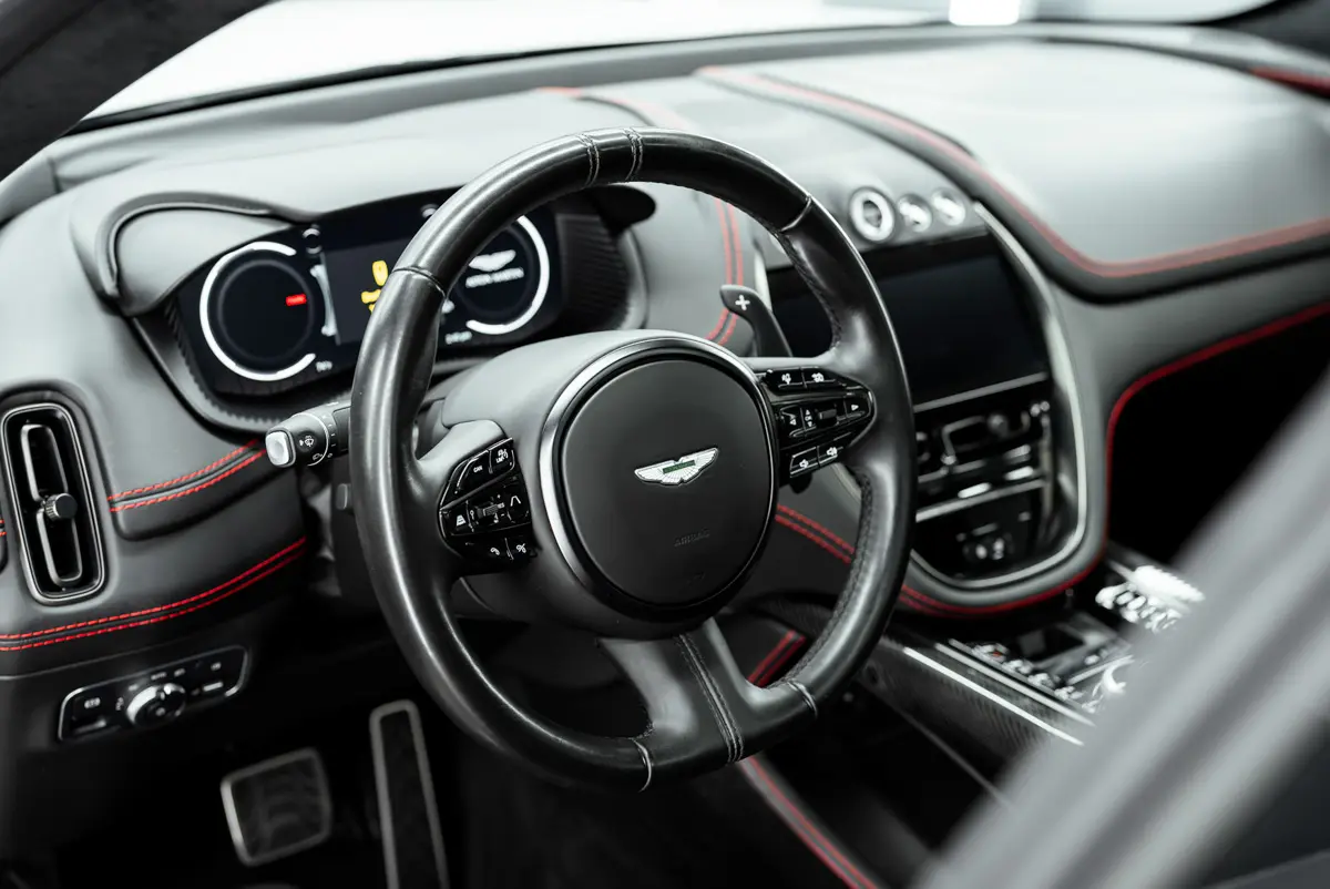 2021 Aston Martin DBX photo 27
