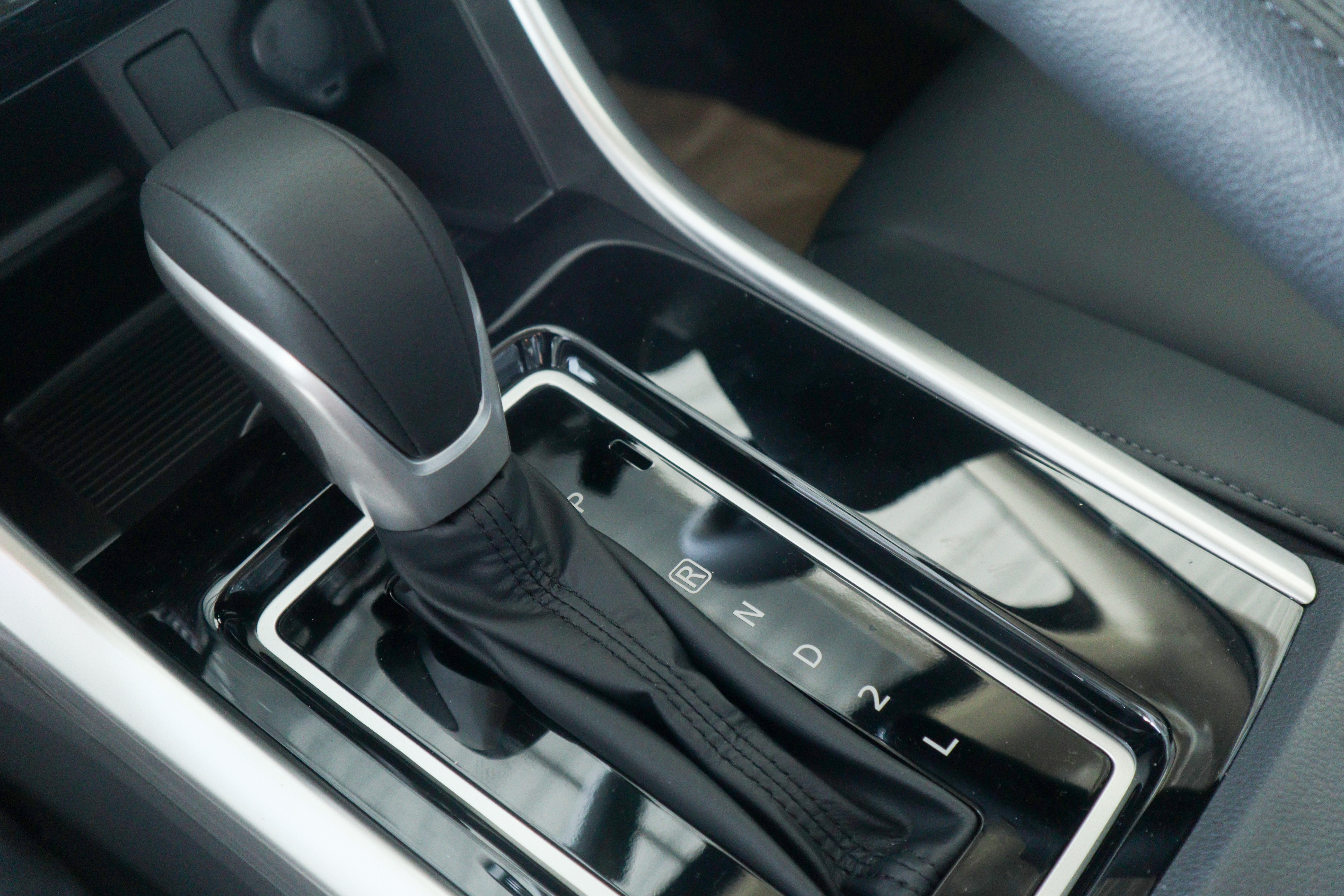 Automatic car gear lever