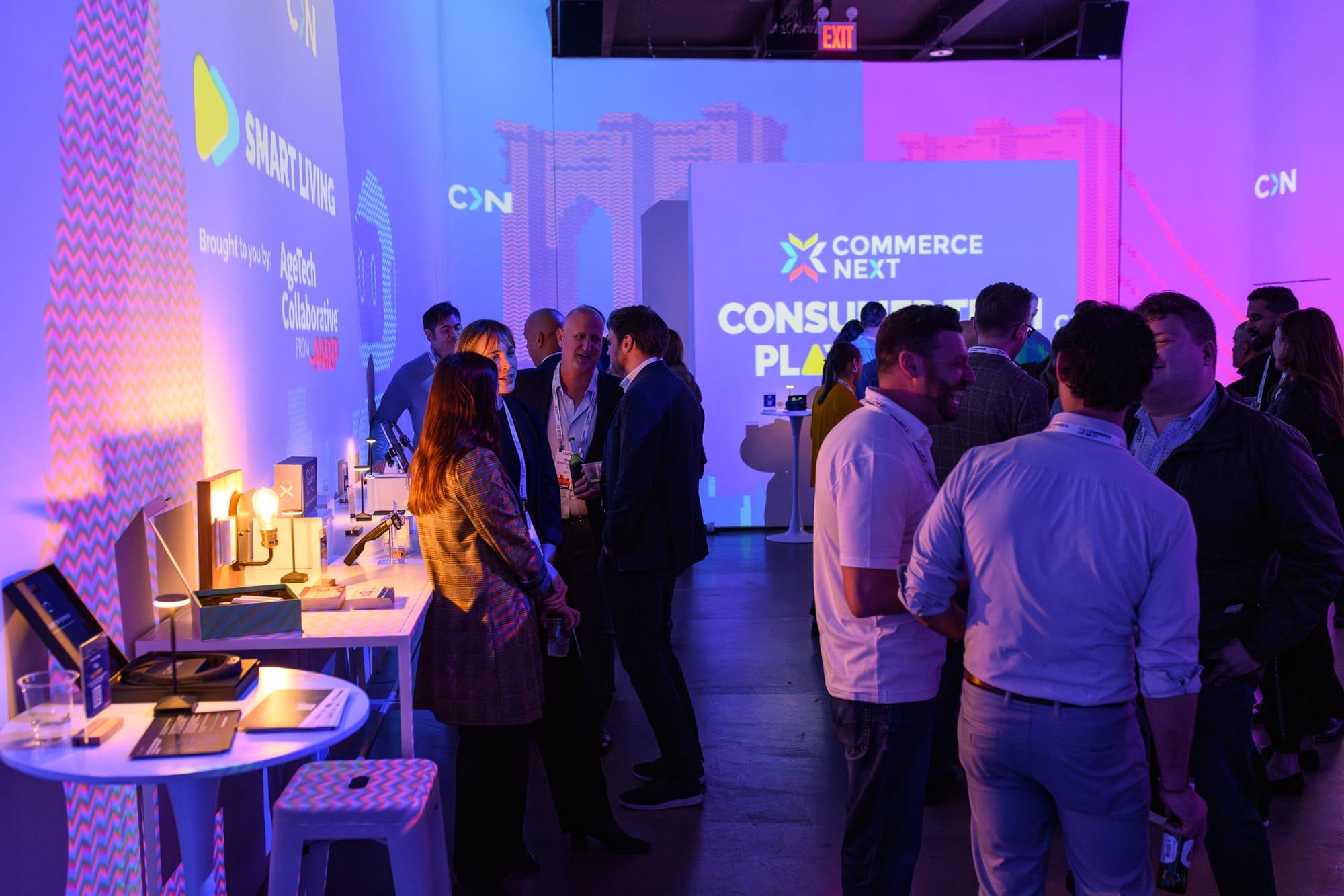 shift-midtown-futuristic-immersive-dinner-projection-mapped-05_web