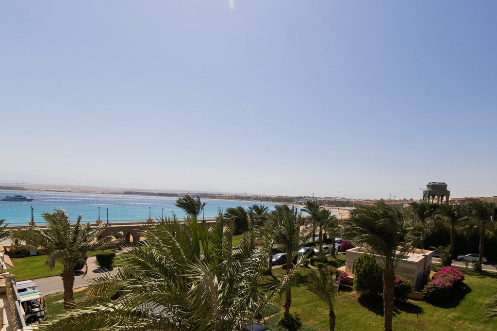 gray and white concrete house