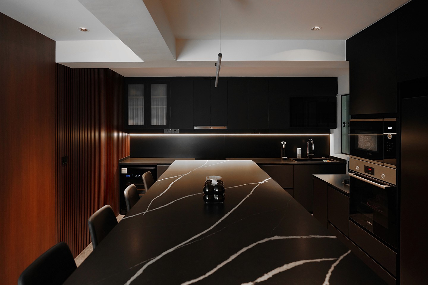 Featured: Ethernal Maquina with Black Truffle House
