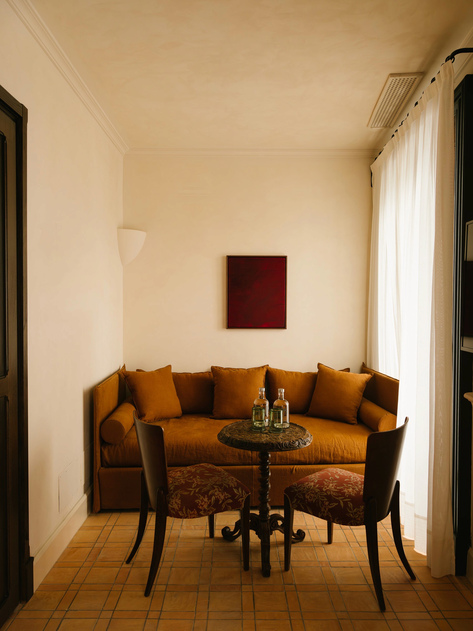 Batch.Works logo over a photo of a box of 3D printed objects