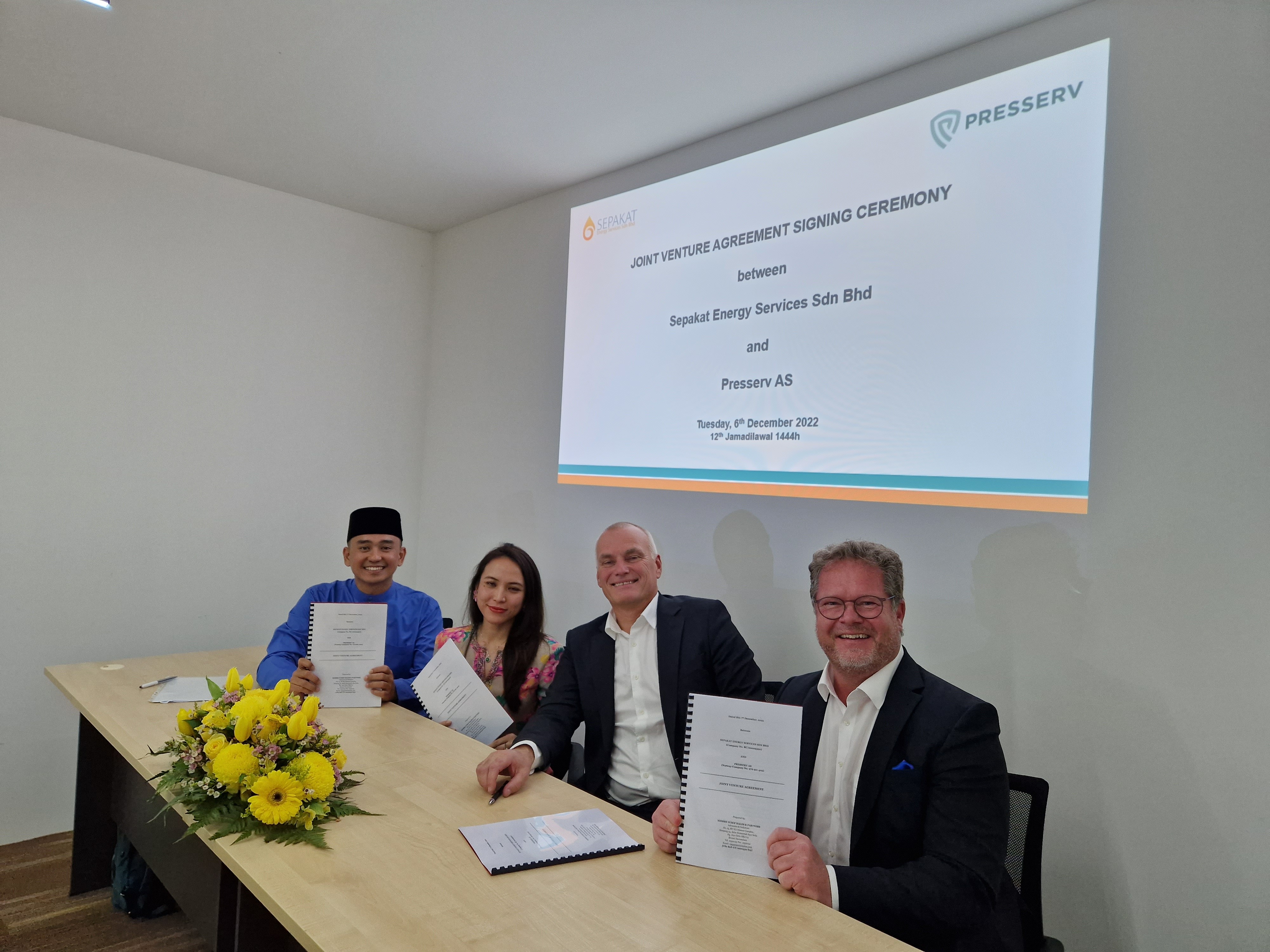 Presserv signing agreement