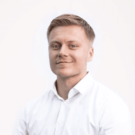 woman in black scoop neck shirt