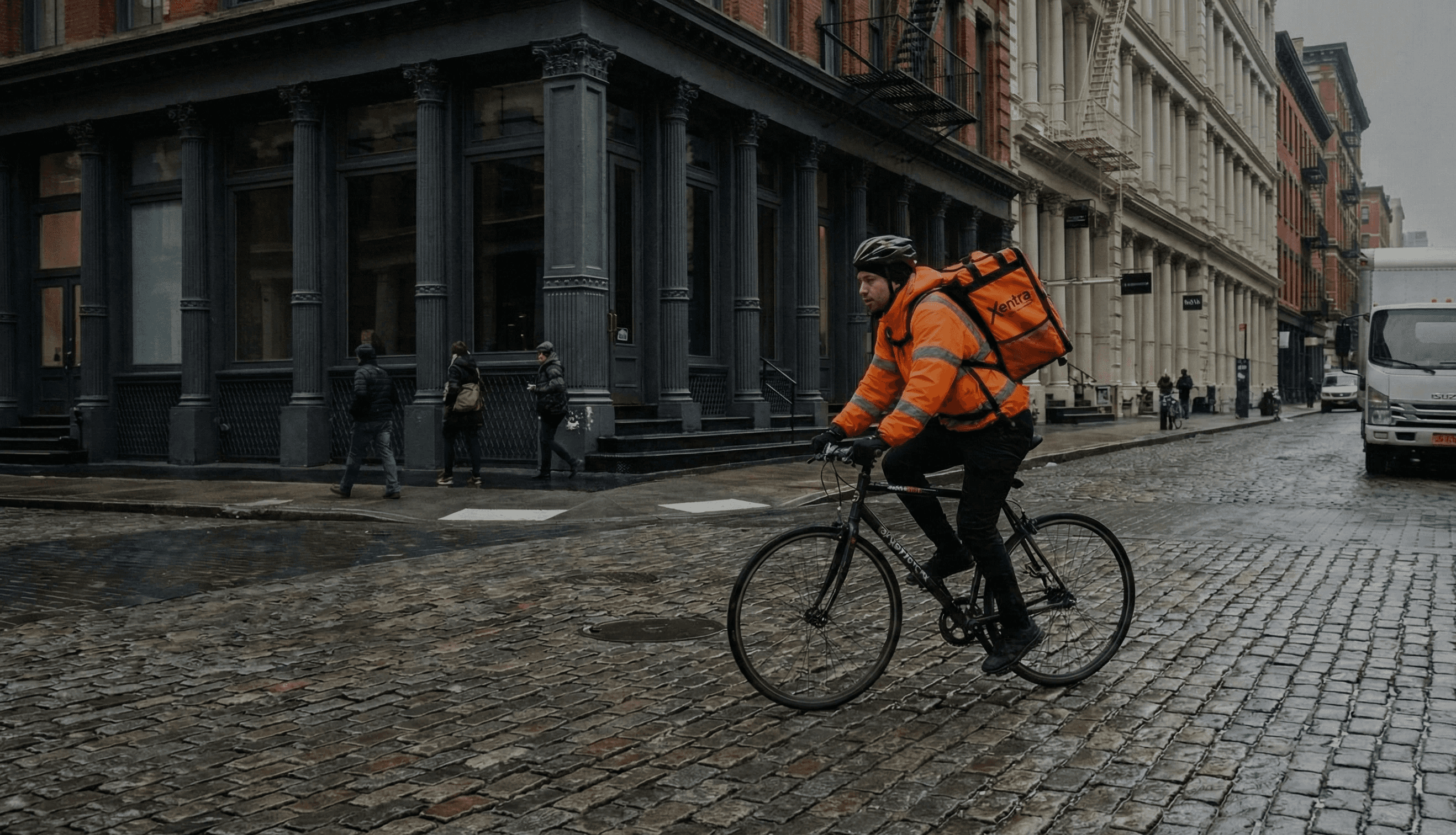 a black and white photo of a city skyline