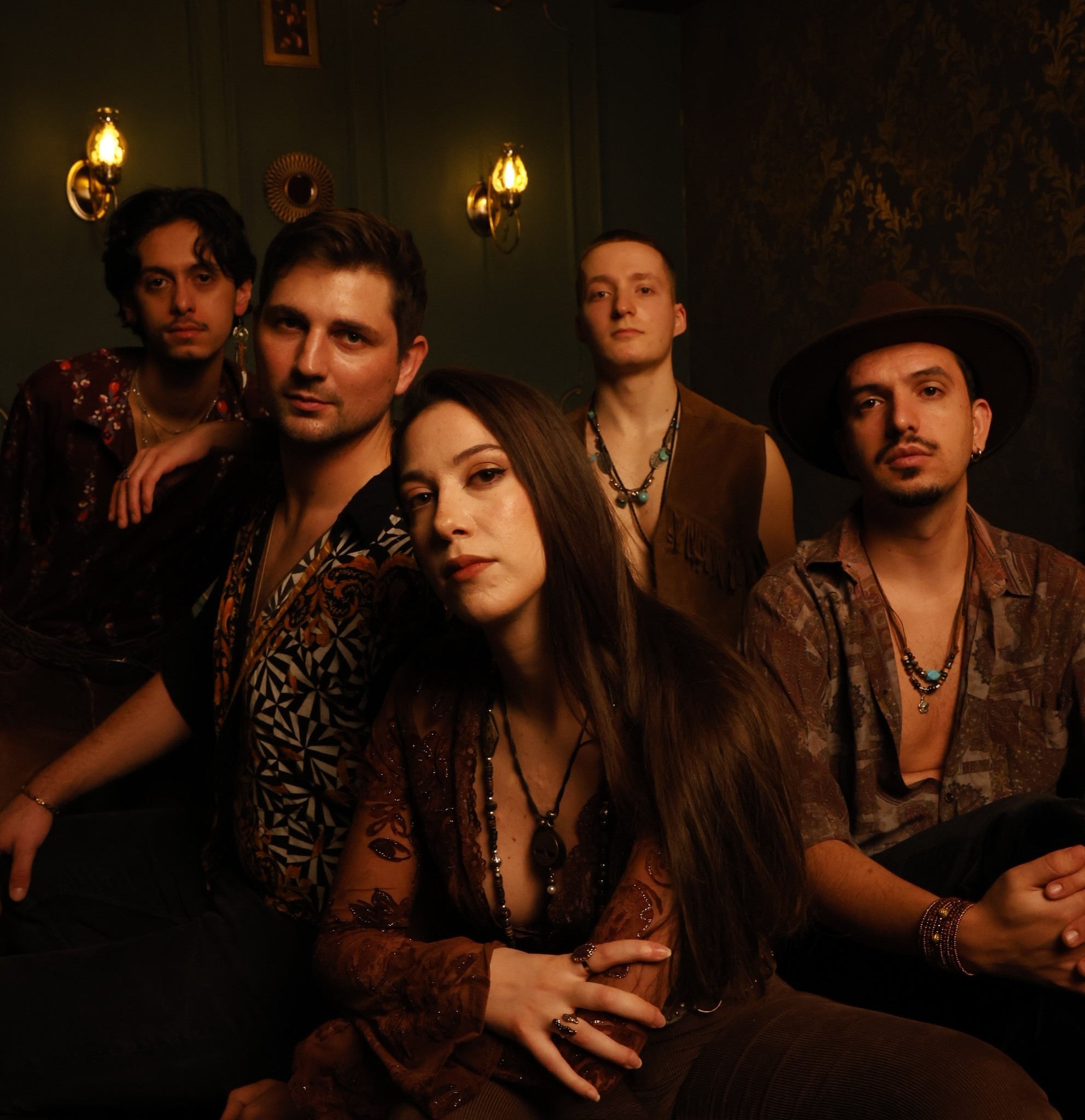 Photo by © Crimson Roots promo