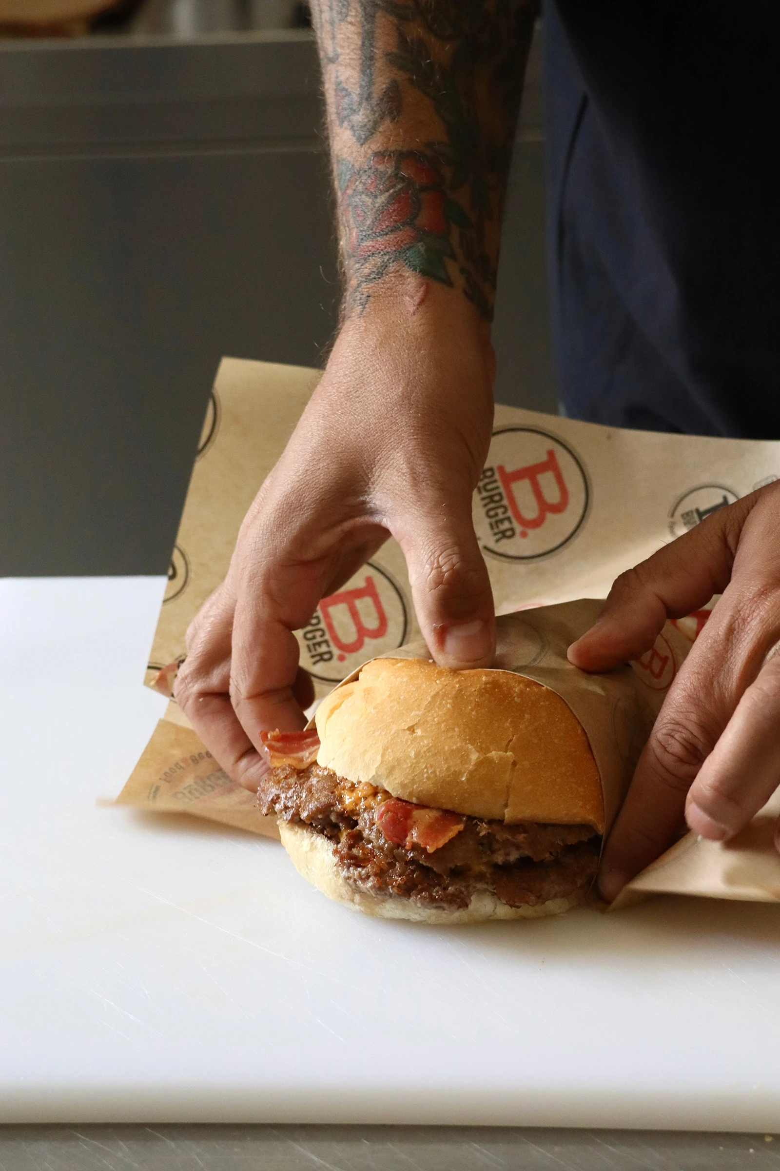 Still life e fashion content per IGI AMA realizzati da Aura Studio di Genova: immagini studiate per supportare la strategia social e l’immagine indie del marchio.