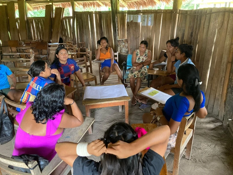 Mulheres Sateré-Mawé em projeto da abelha A'wia Sese.