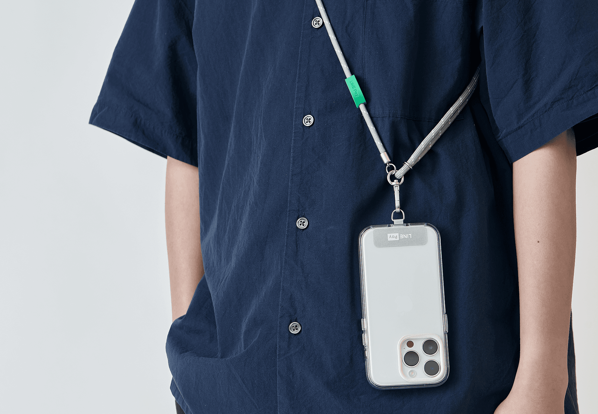 Entrepreneurs engaging in a lively discussion during a Bizz Buzz networking event.