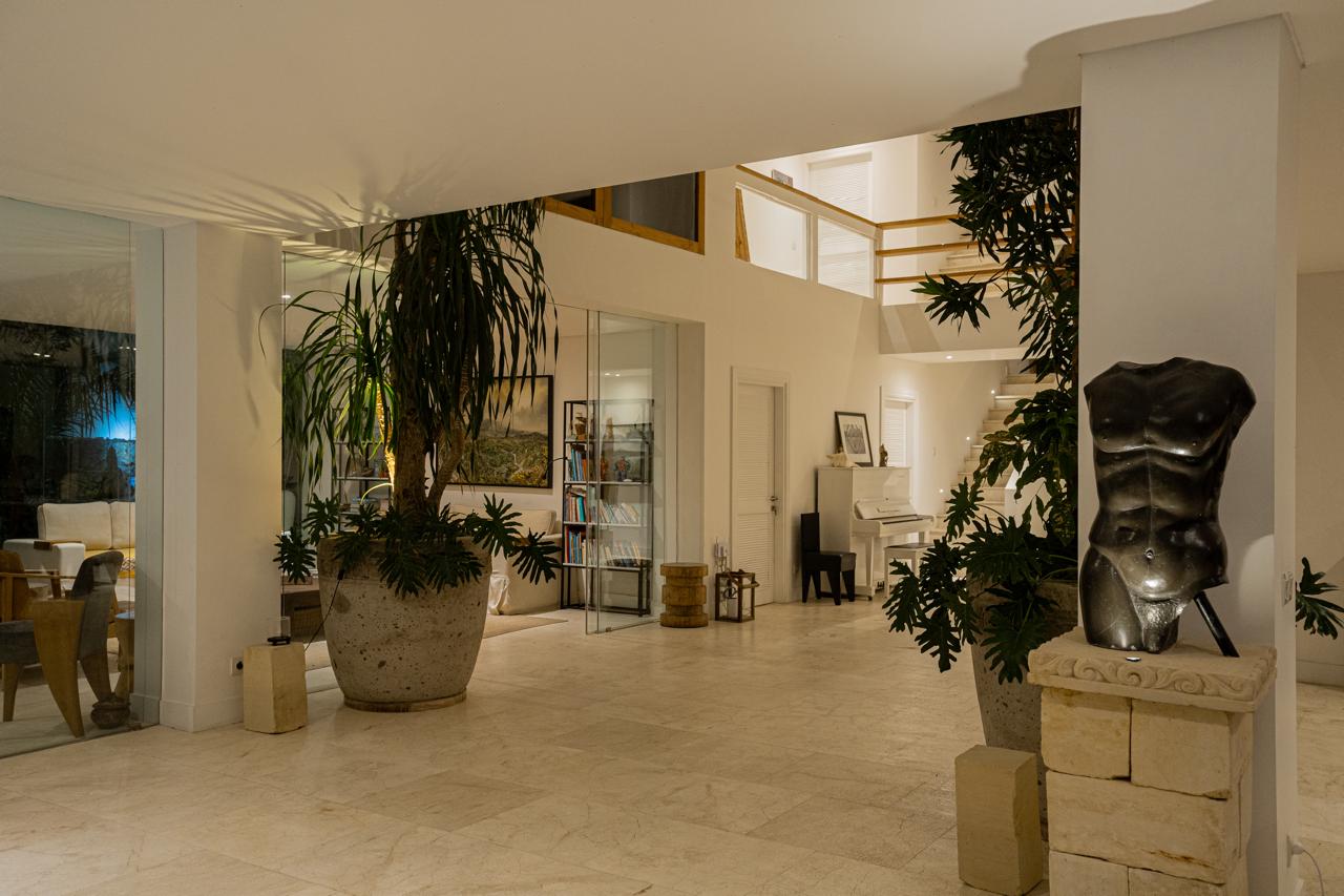 10-bedroom luxury villa by the river in Pererenan