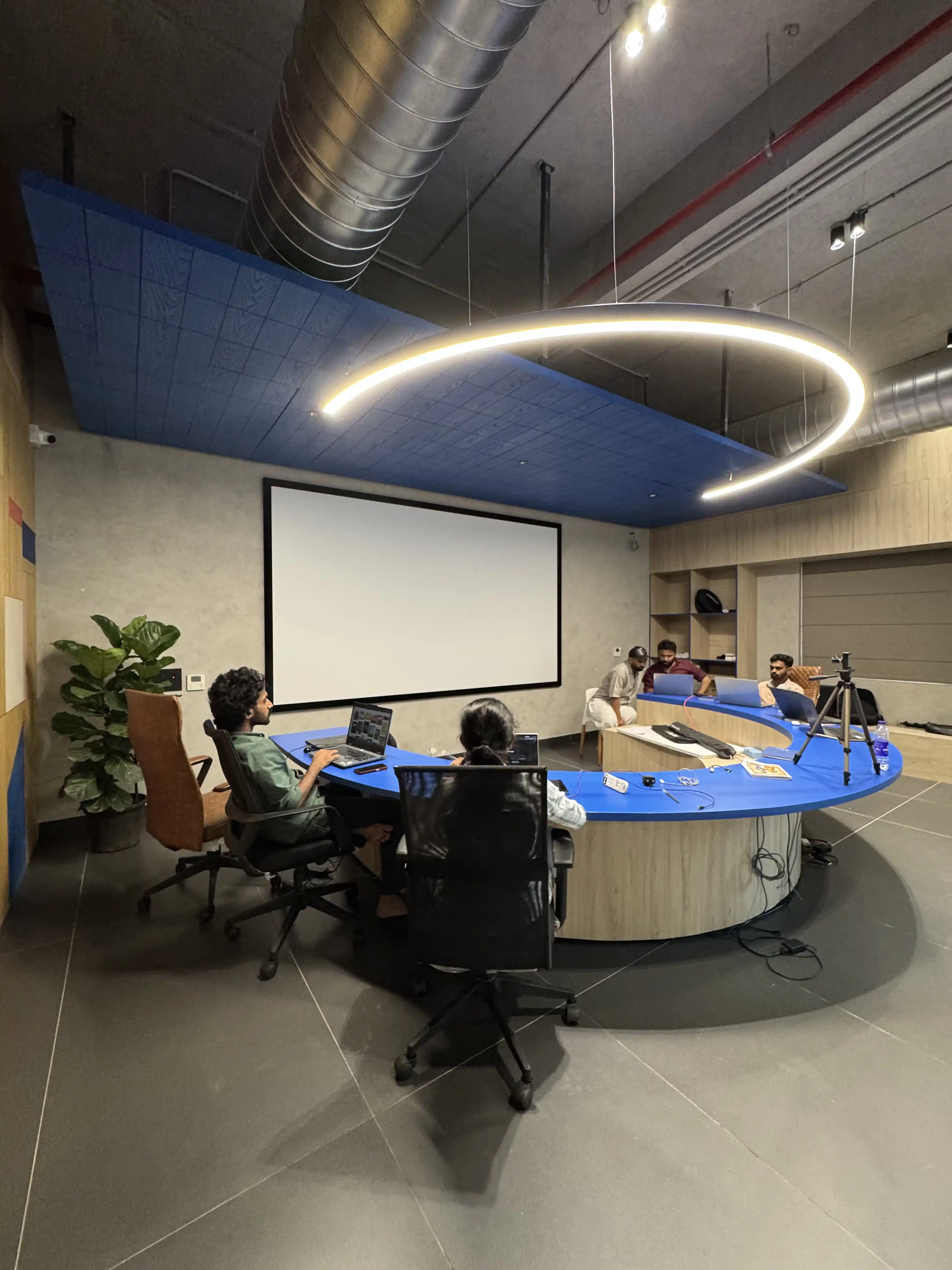 IIDT Escala EDEAS program at KINFRA Advanced Technology Park Kozhikode — business course for Kerala graduates