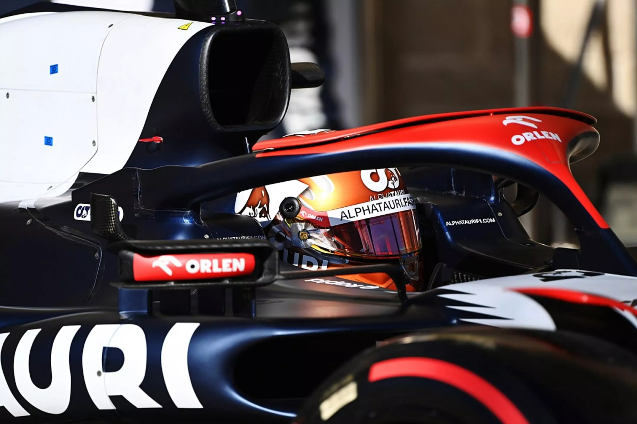 F1 driver weight loss, how much weight do F1 drivers lose per race, Formula 1 driver dehydration, F1 cockpit temperature, F1 driver fitness, F1 race physical demands, F1 driver sweat loss, F1 hydration system, Singapore Grand Prix physical demand, F1 heat stress, Formula 1 driver endurance, F1 driver recovery after race, FIA minimum driver weight, motorsport weight loss comparison, F1 vs IndyCar fitness, F1 driver health and safety, F1 extreme racing conditions, F1 athlete training, Formula 1 driver body stress