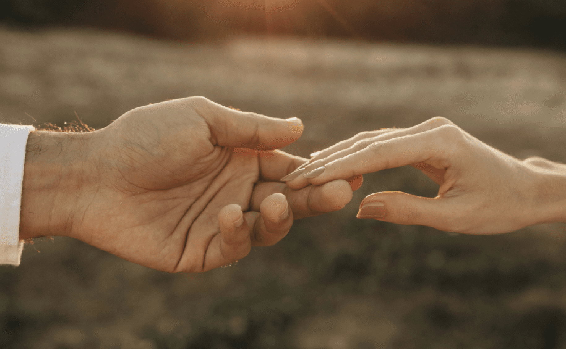 Mains touchantes