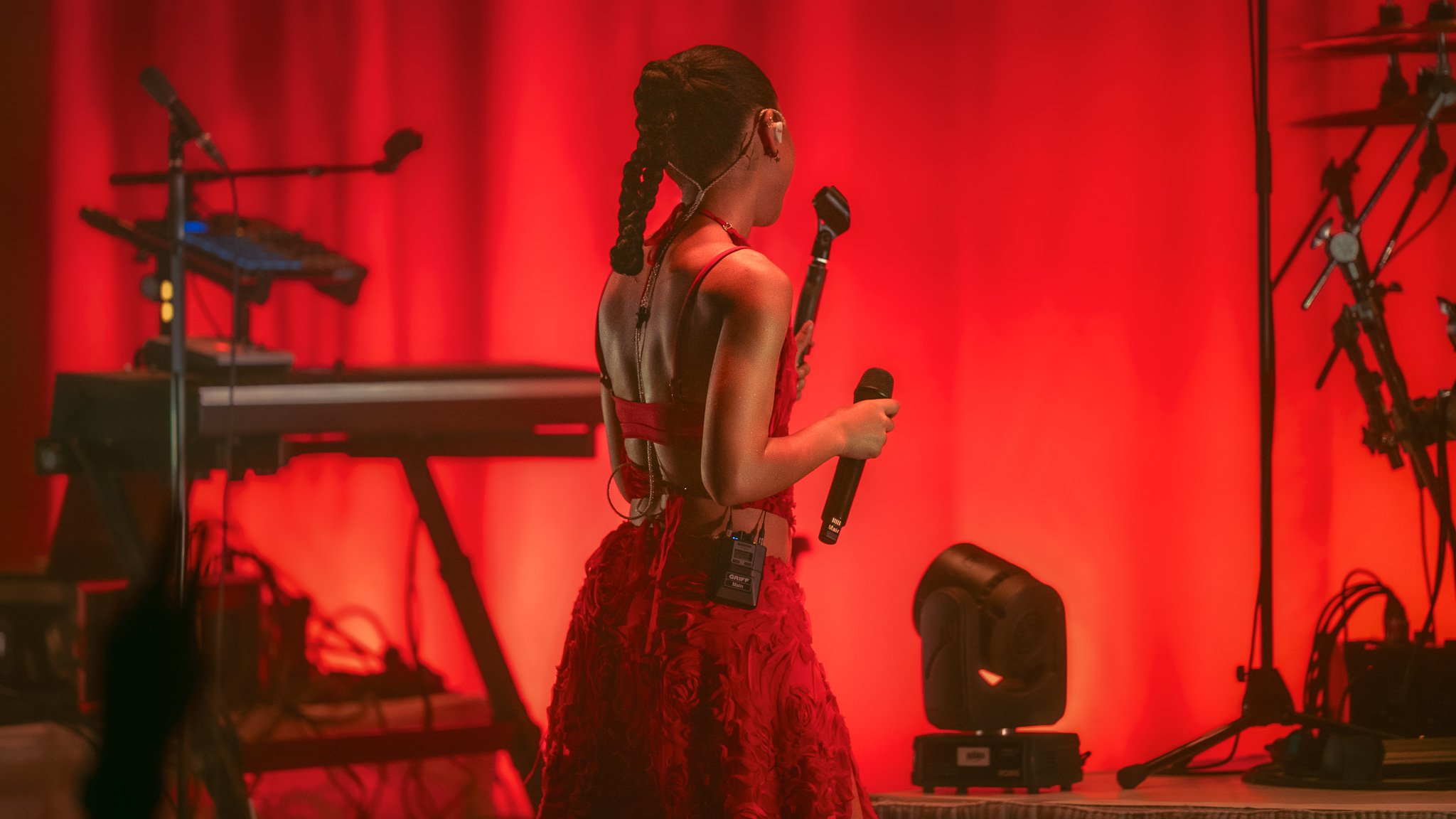 Griff Performs In Chicago at The Vic