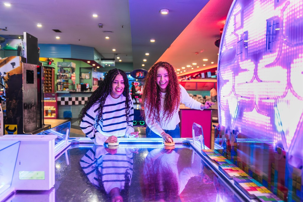 Concetrated triathlete grayscale