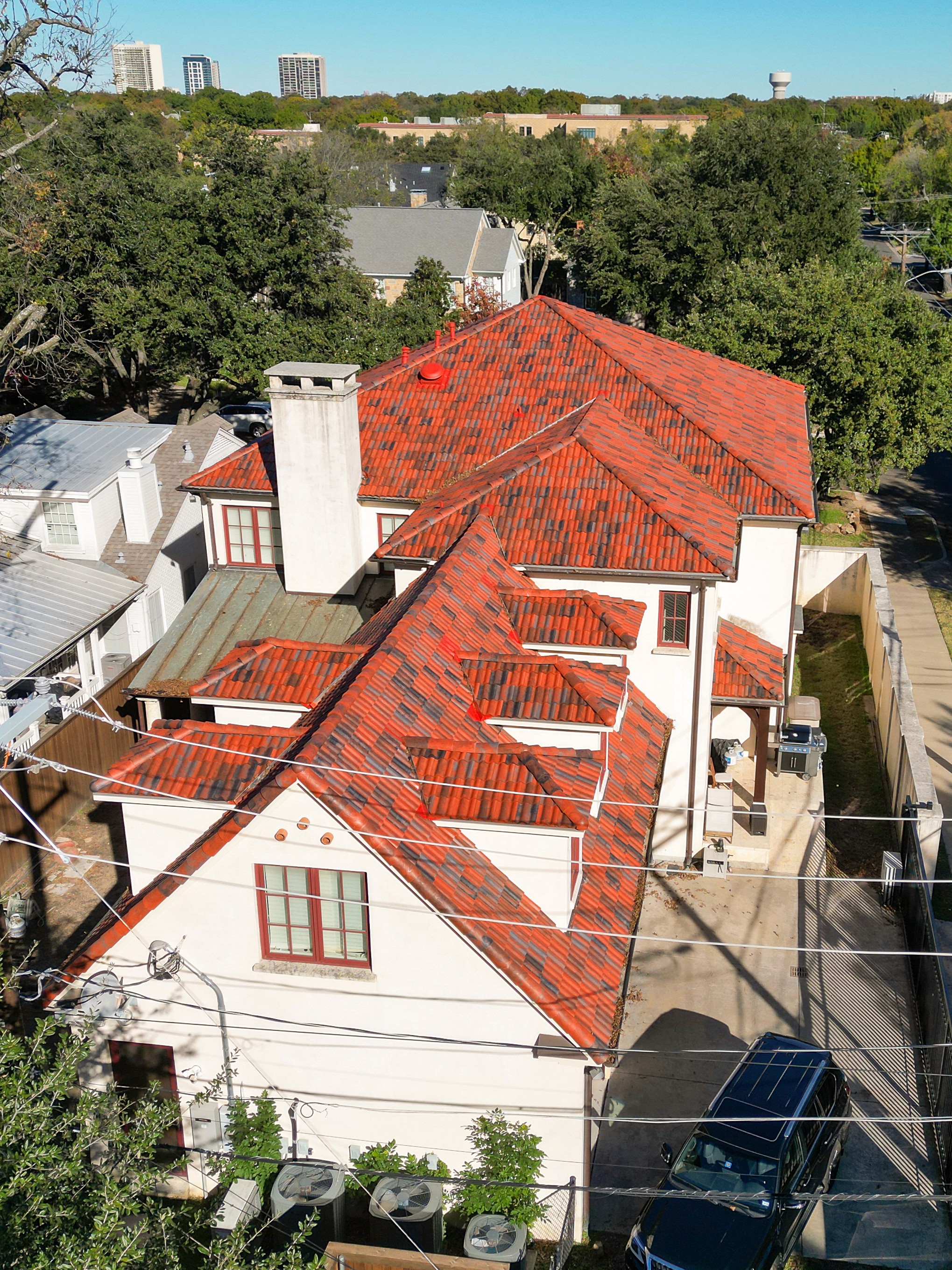 drone shot of Brava rooftop with horizon 