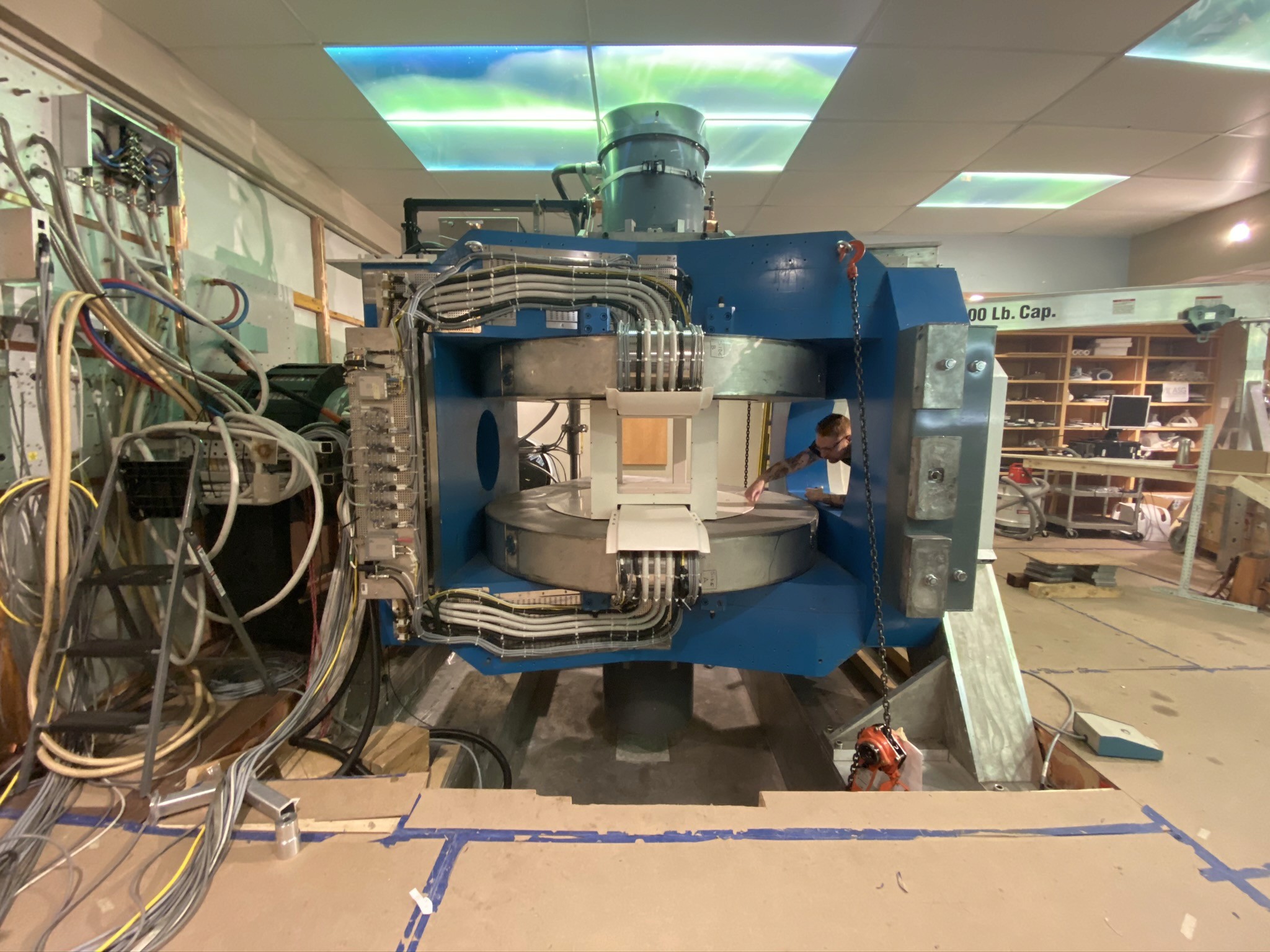 A Mri machine without a cover