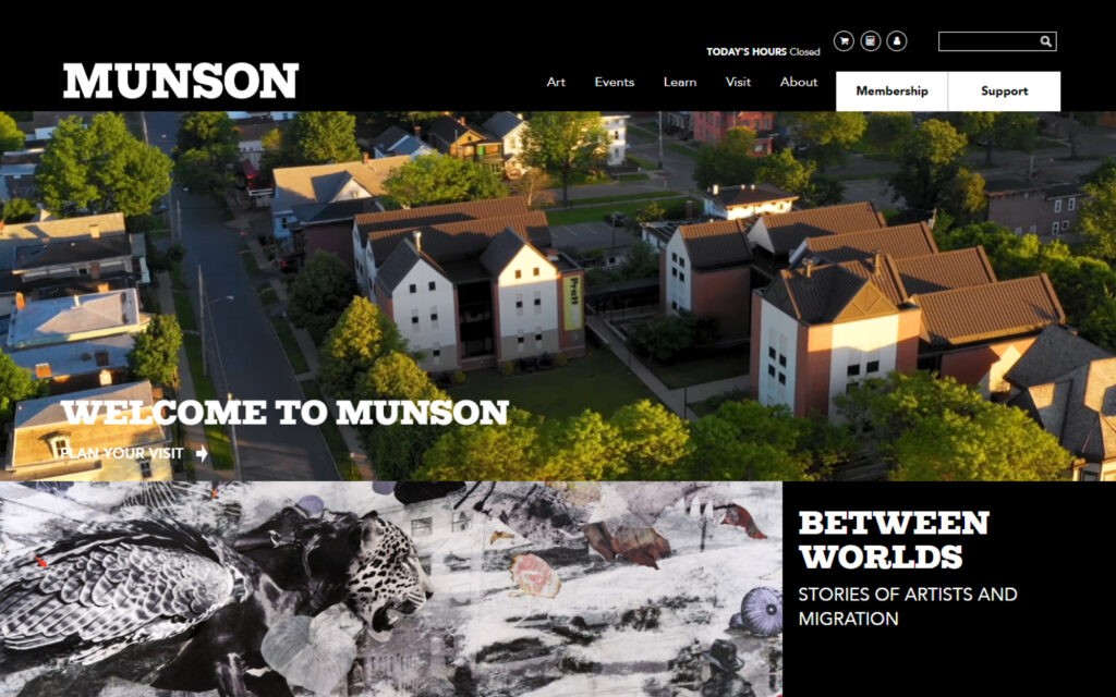 A website screenshot showing an overview of houses.