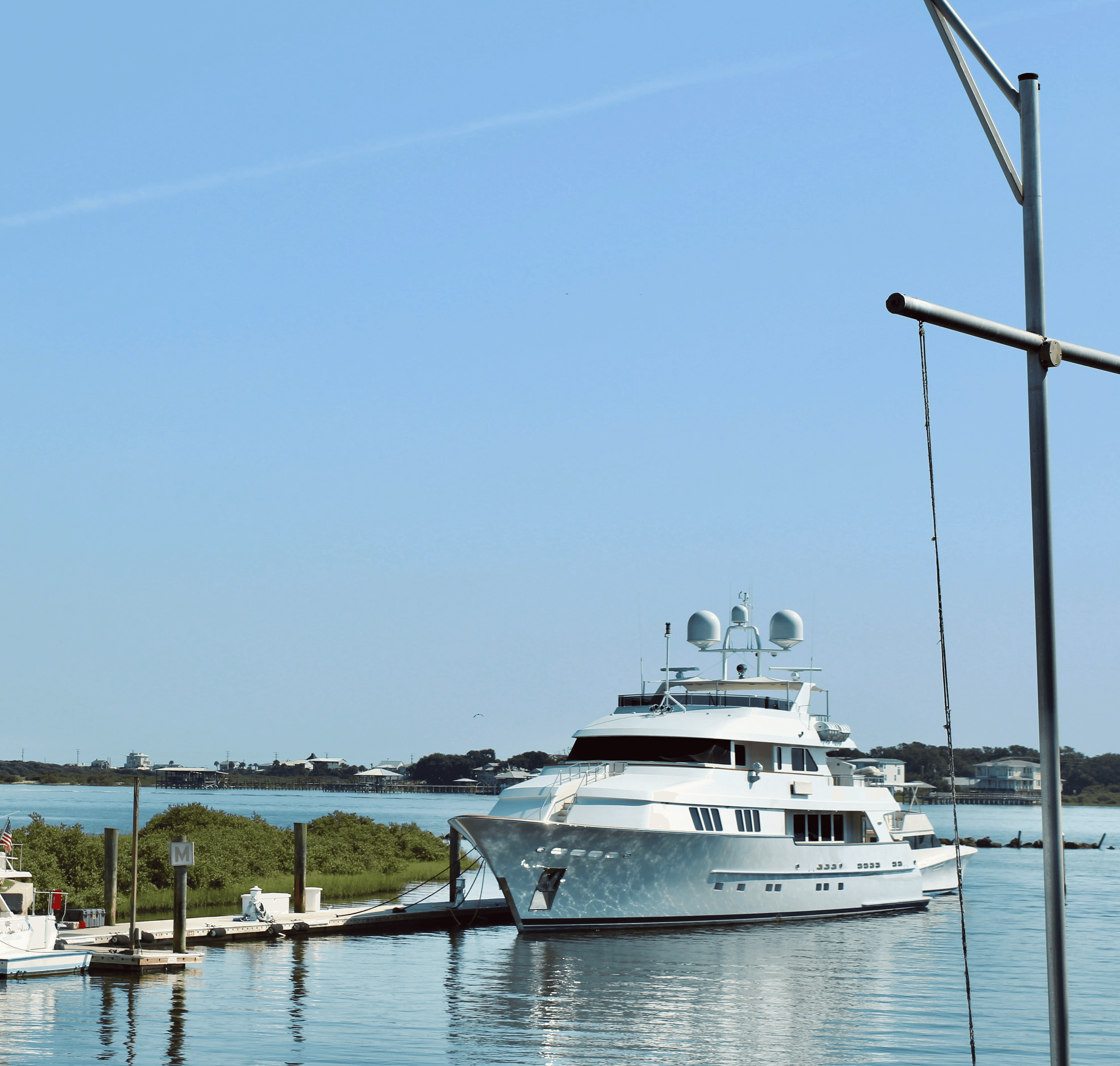 Boat docking Camachee cove yacht harbor