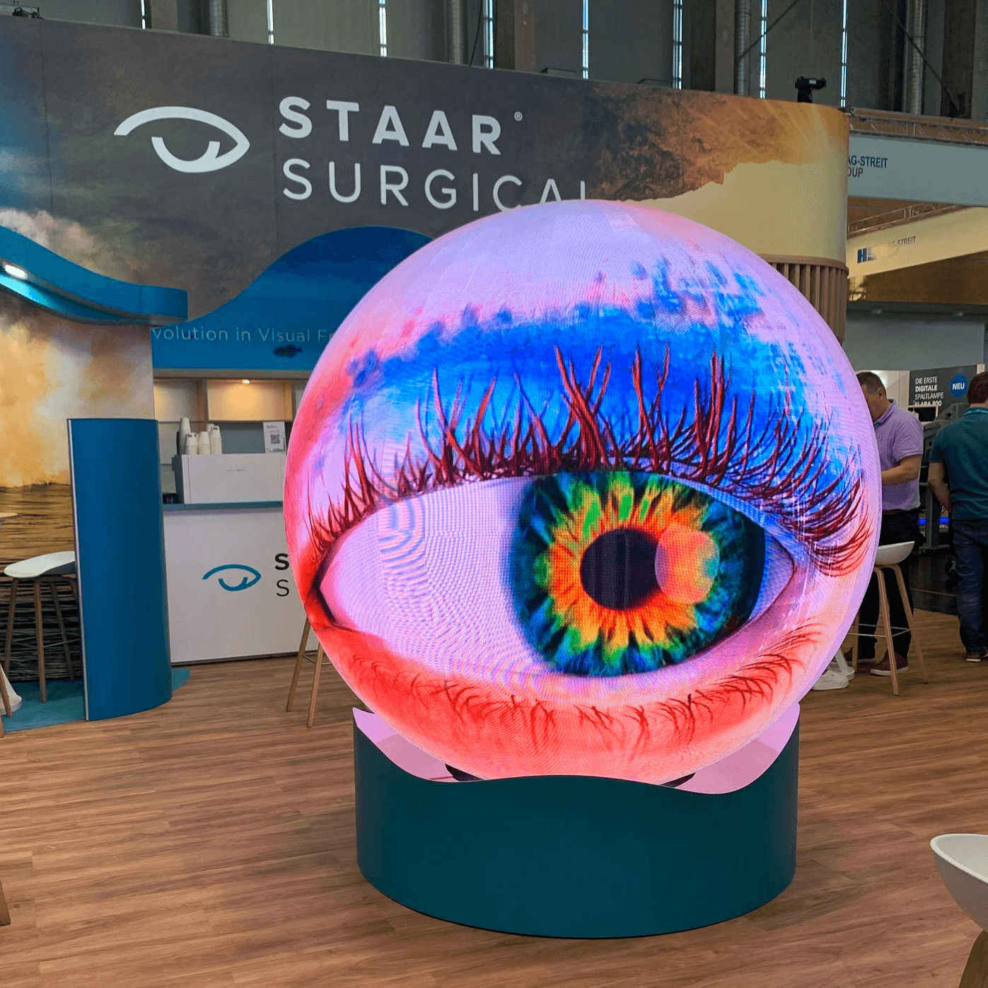 Staar Surgical LED Kugel Auge Interaktives Auge auf Messe