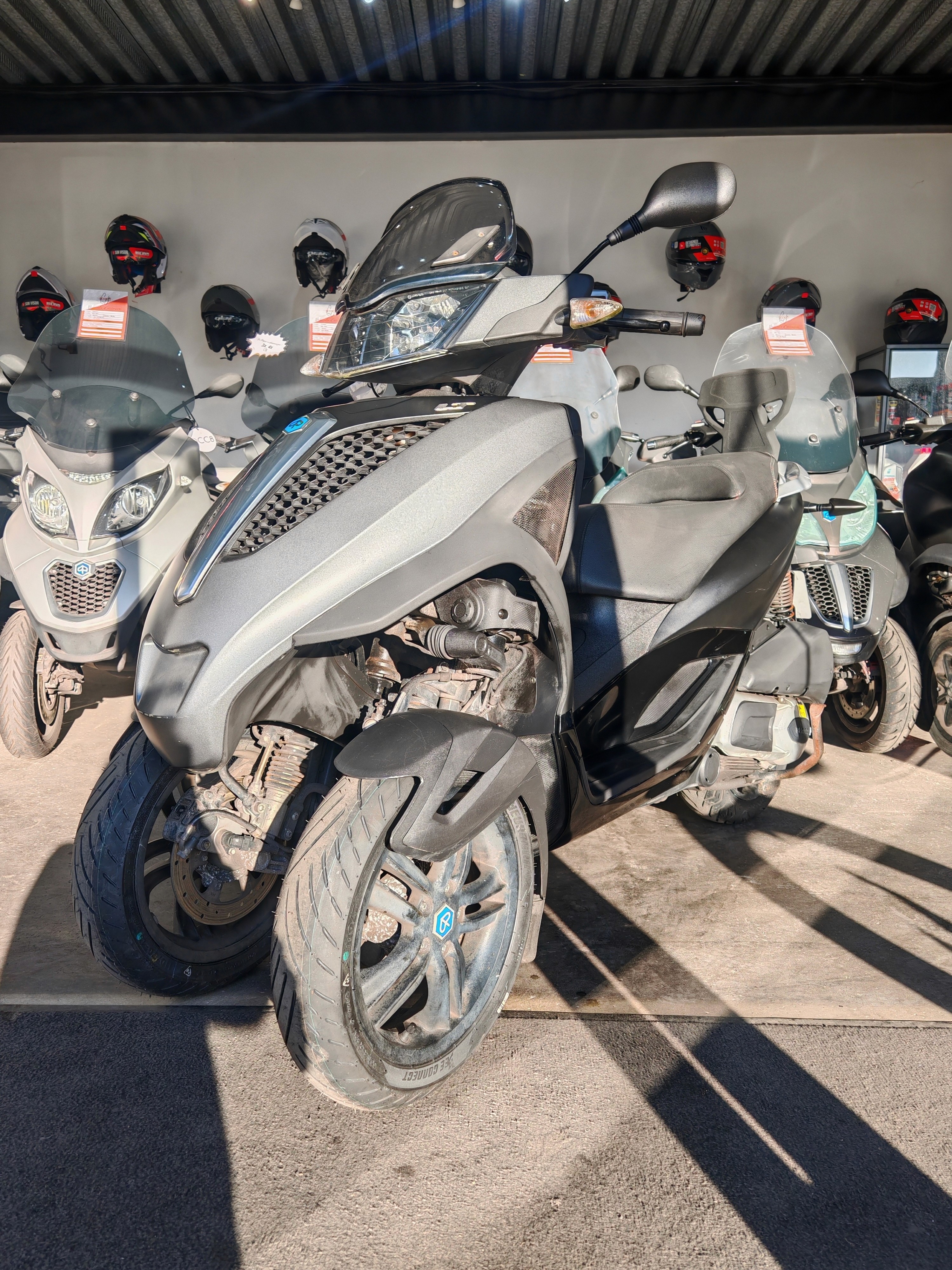 piaggio mp3 350 cc gris nardo