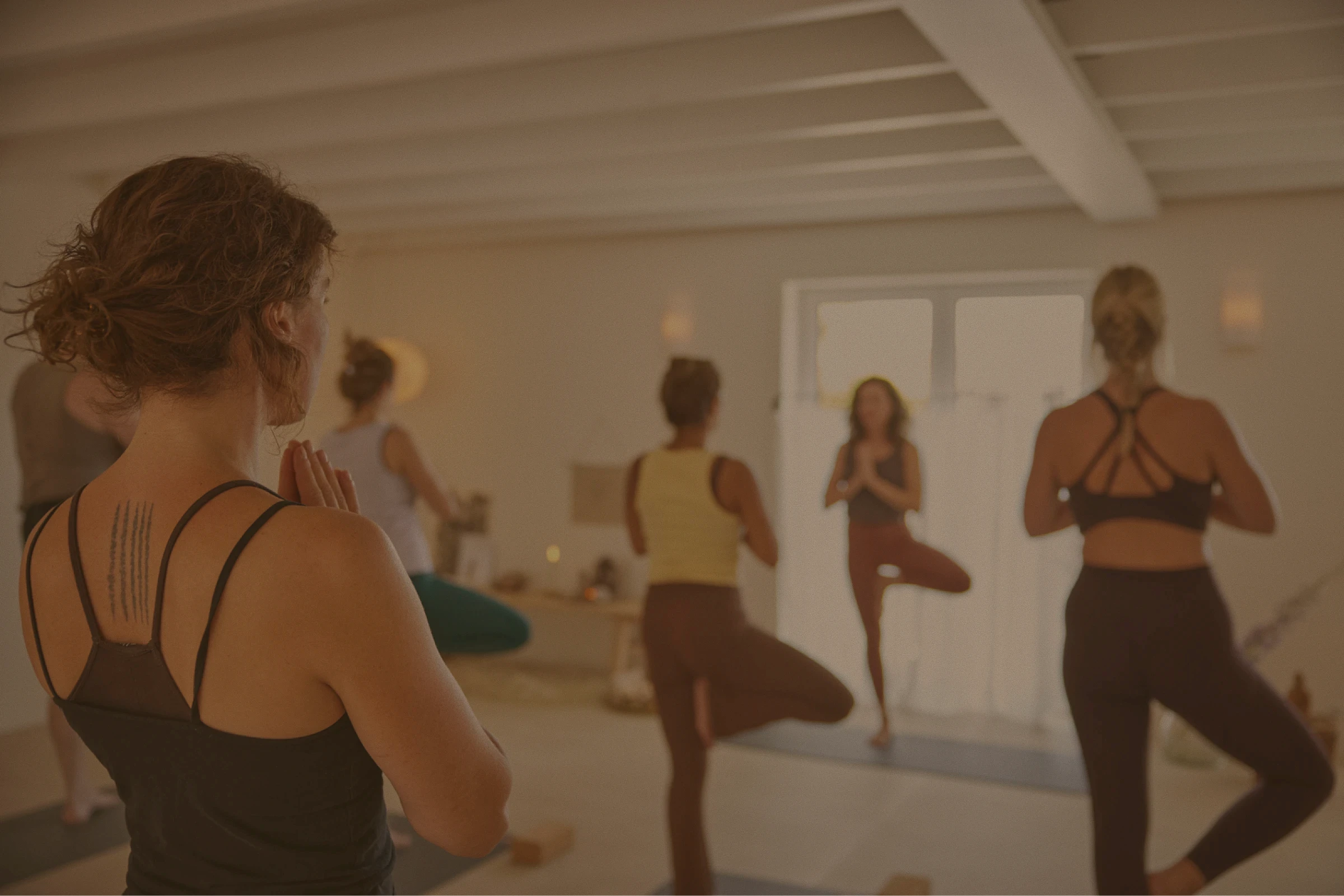 Yoga poses bij studio in Baarn