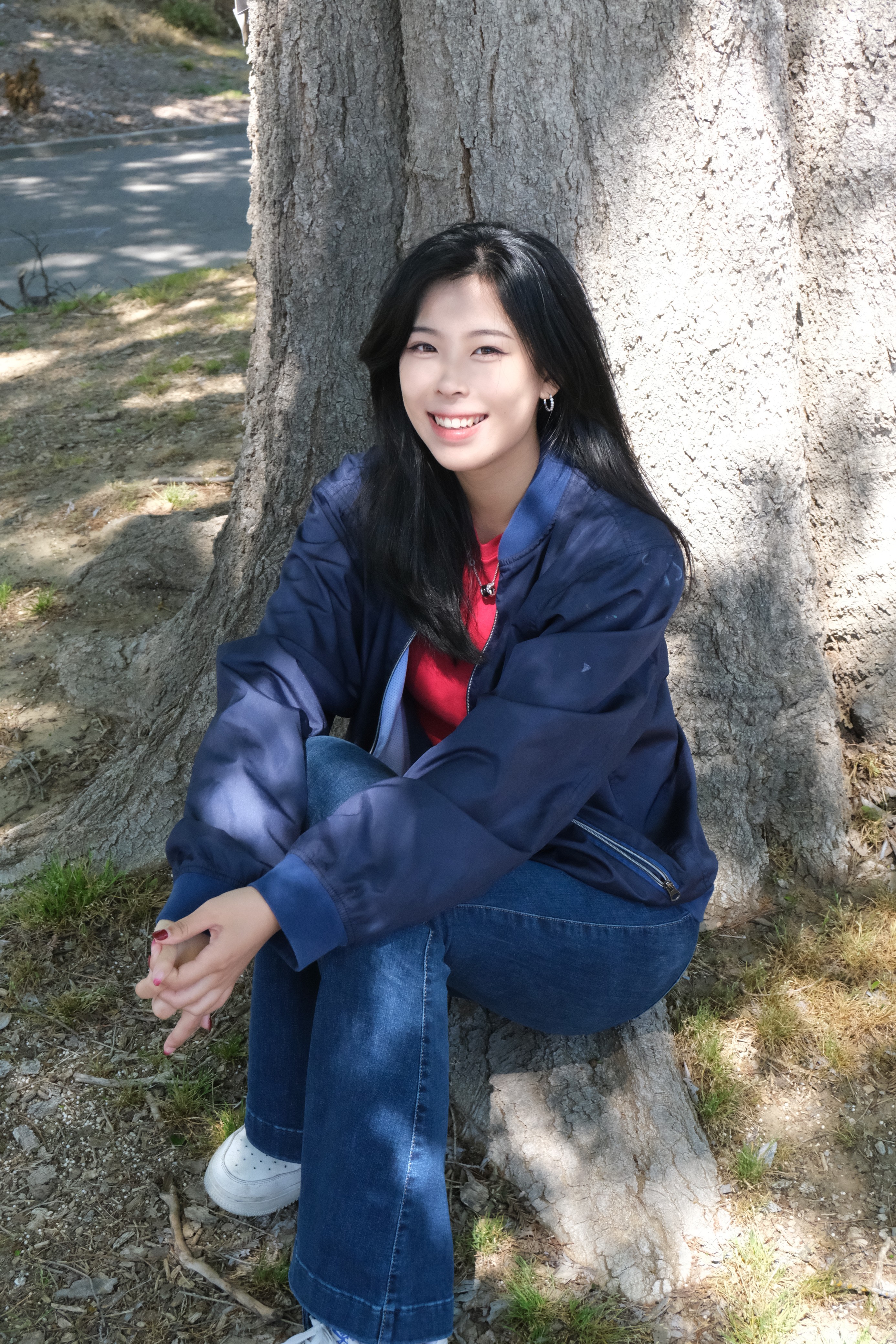 a person wearing a baseball cap