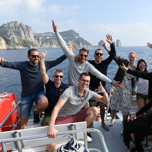 כרטיסים לסיור בסירה מקפרי מסורנטו + טעימת לימונצ'לו בפיאנו די סורנטו