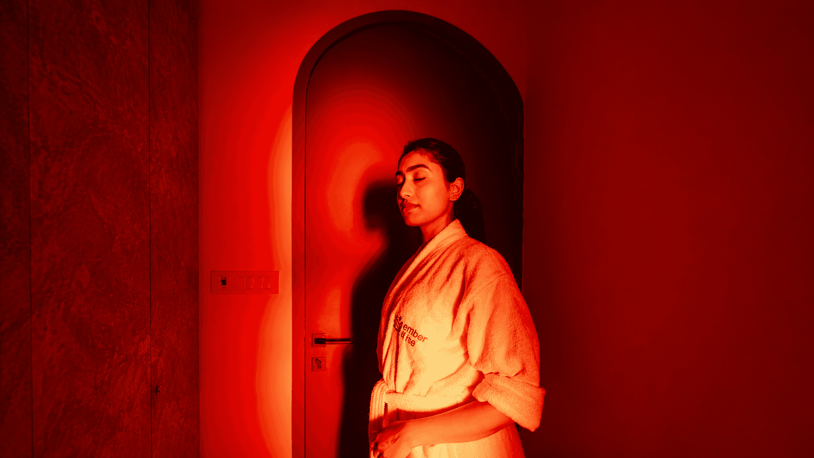 Advanced red light therapy session focused on recovery, healing, and physical rejuvenation at Ember & Ice Health.
