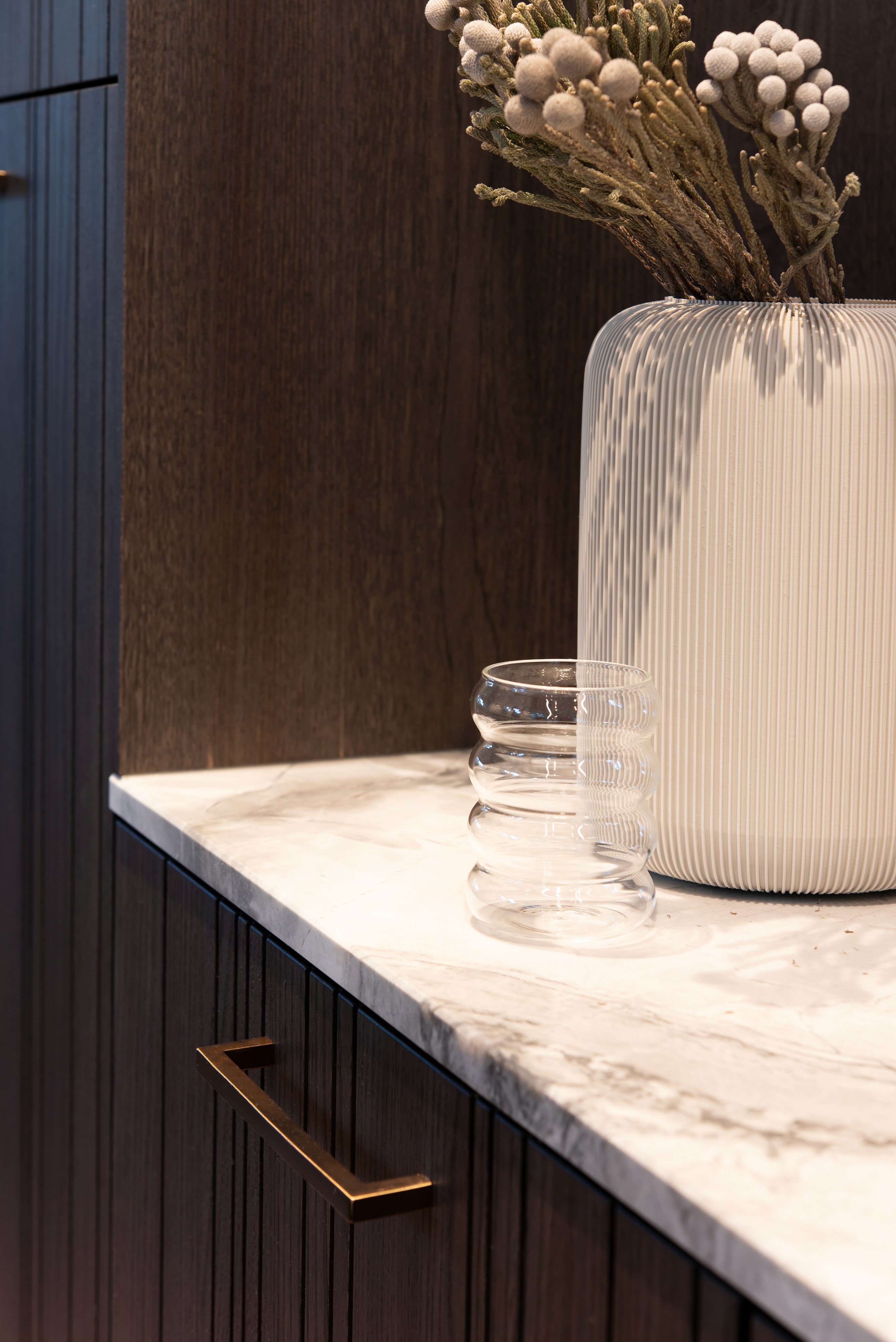 be. INTERIOR STUDIO | GALERIE | Glas