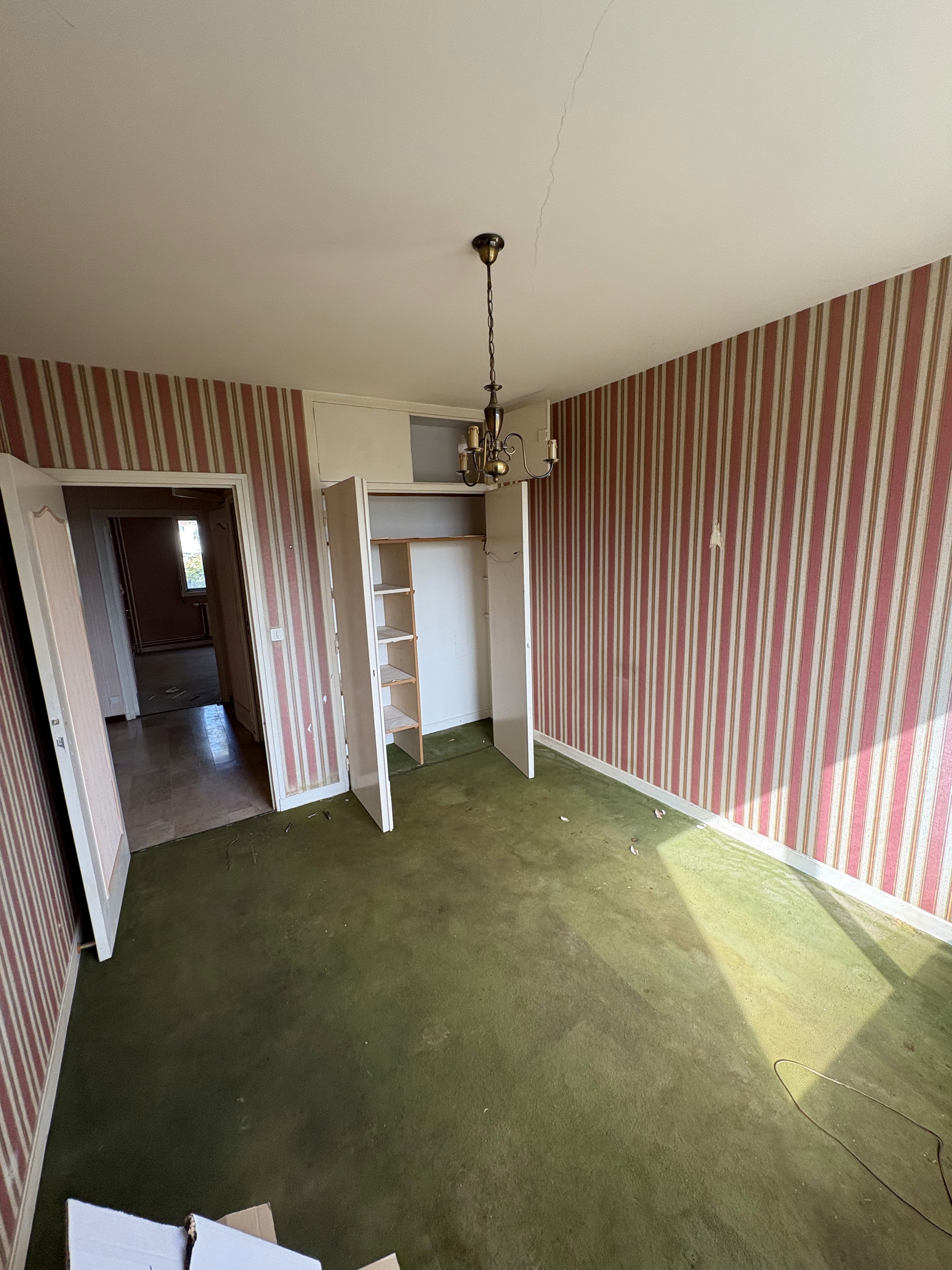 Rénovation complète d'une chambre à Quetigny