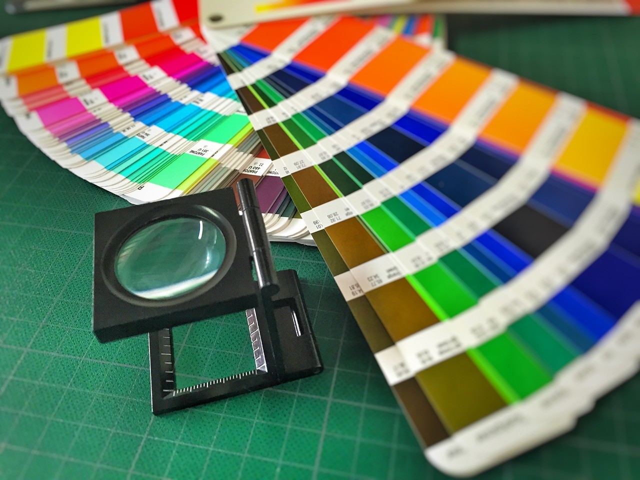 Pantone color chips and brand identity system for D2C brands — color consistency guide by Miracle Studio