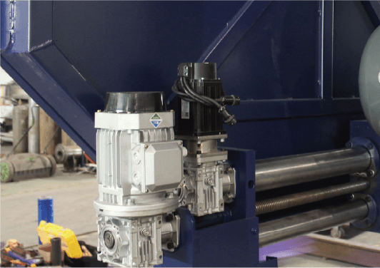 Close-up of the Intelligent Block Squaring Wire Saw Machine's motor and gear mechanism, demonstrating its capability for stable and efficient cutting operations.