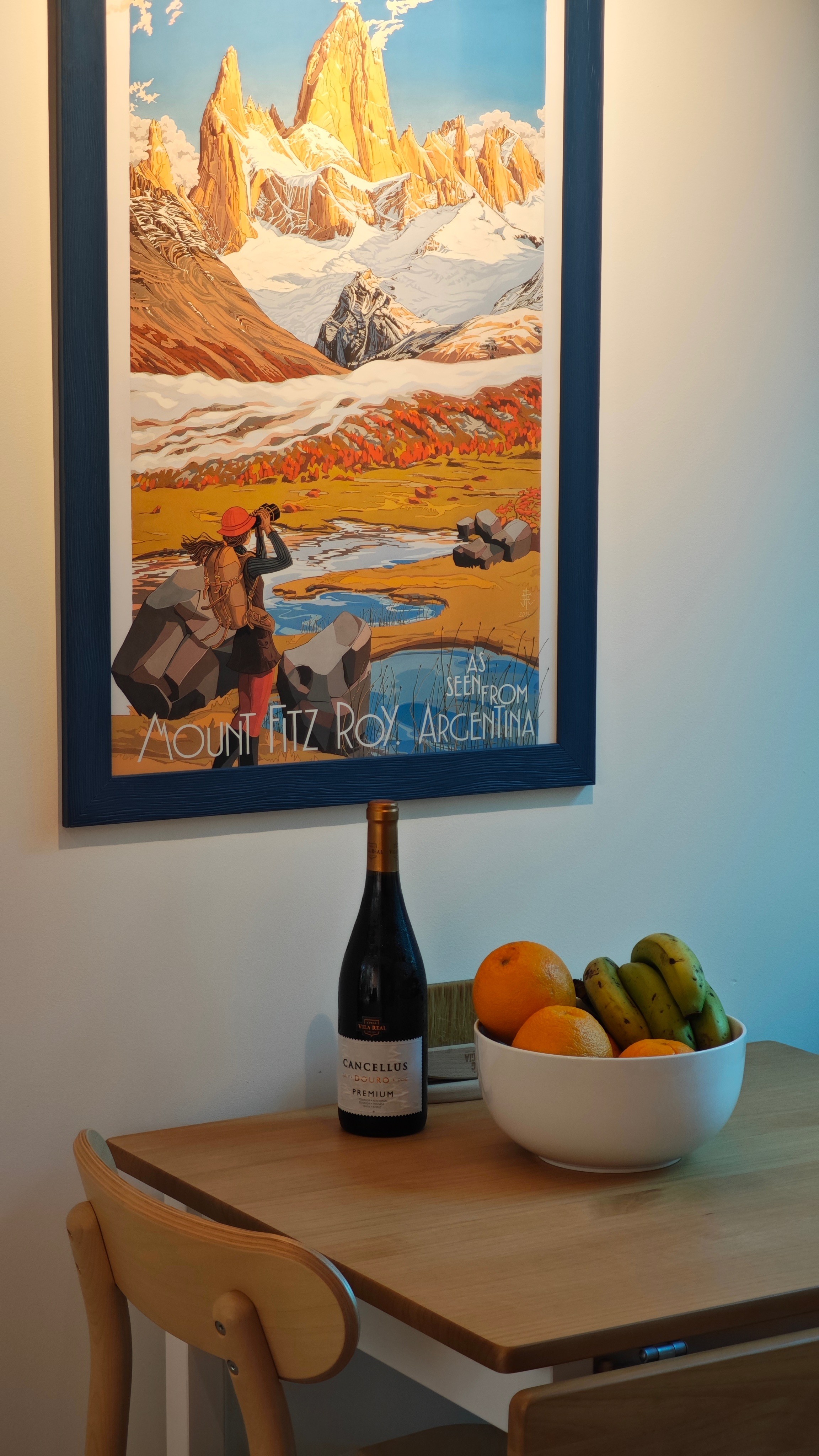 Interior view of the living and dining area at Misterios Lodge